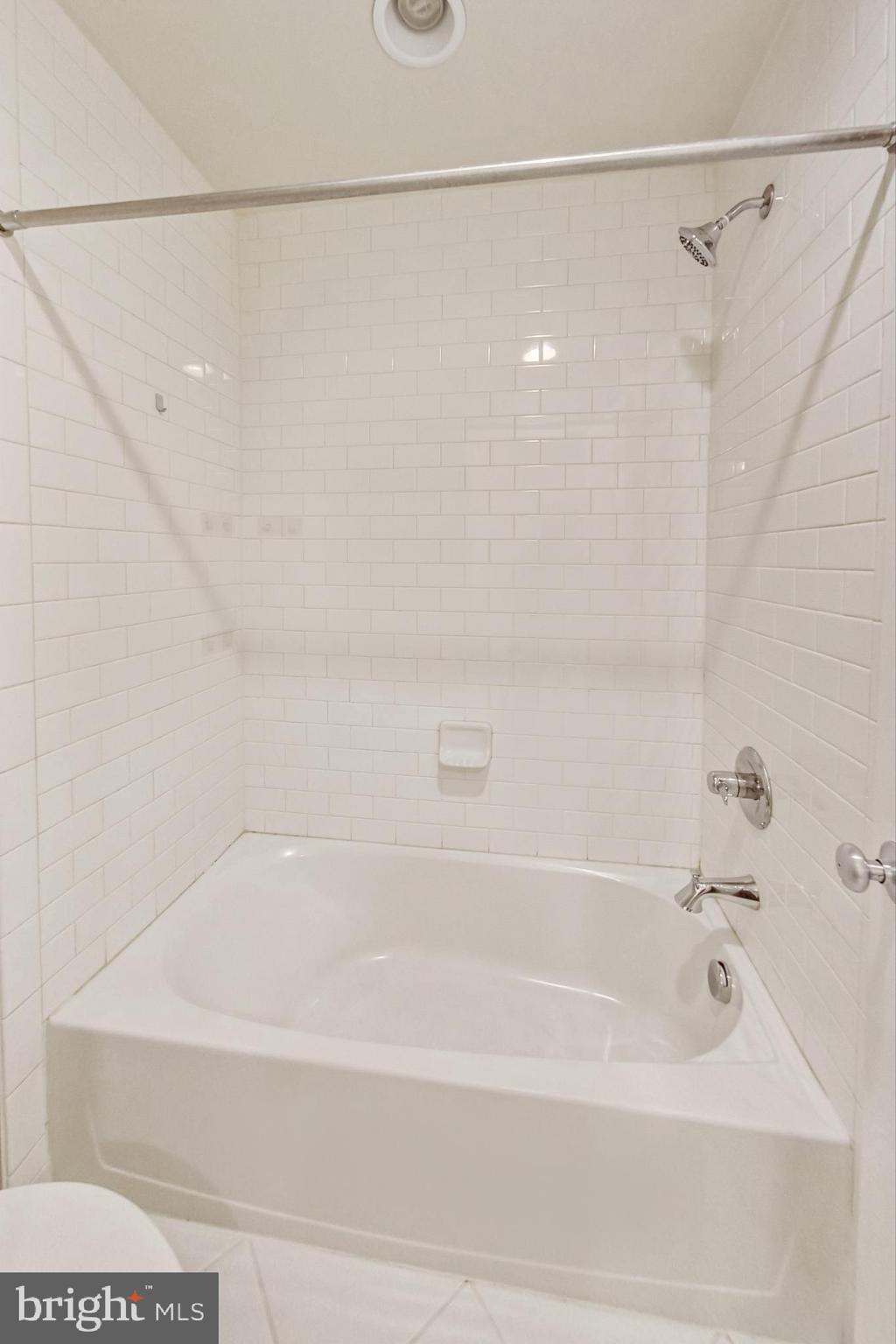 GLENMONT HILLS - Residential Lease