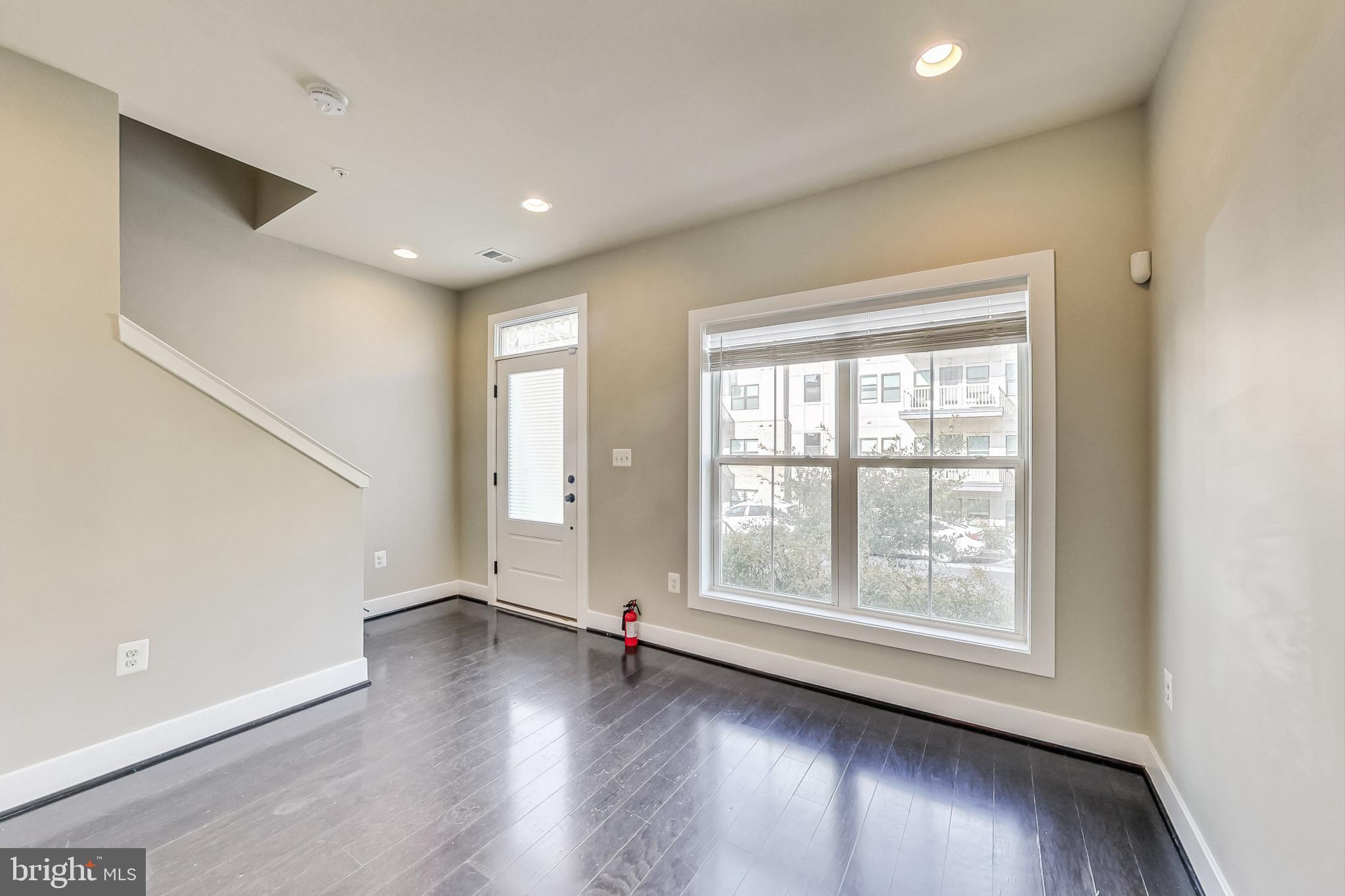 GLENMONT HILLS - Residential Lease