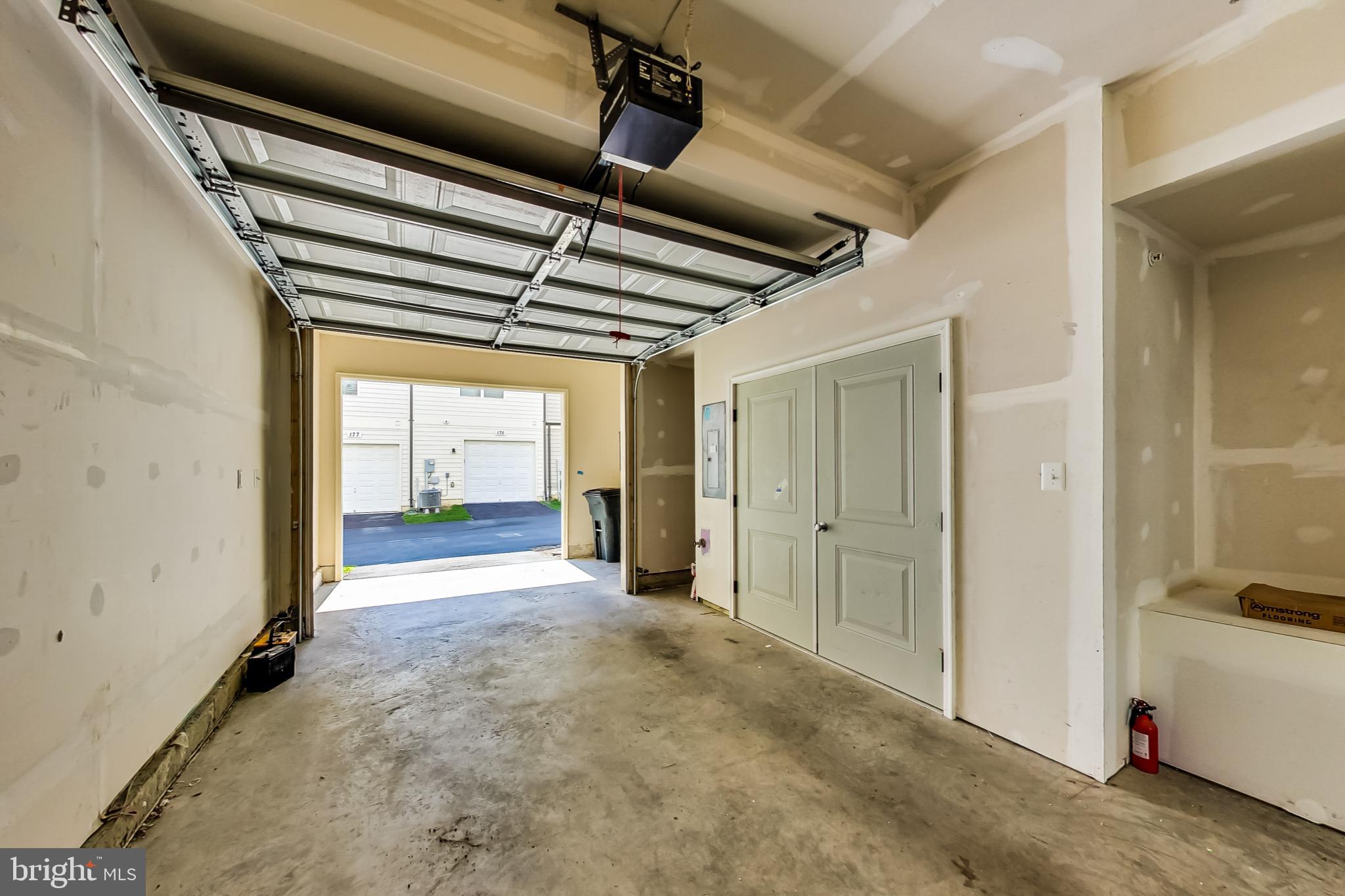 GLENMONT HILLS - Residential Lease