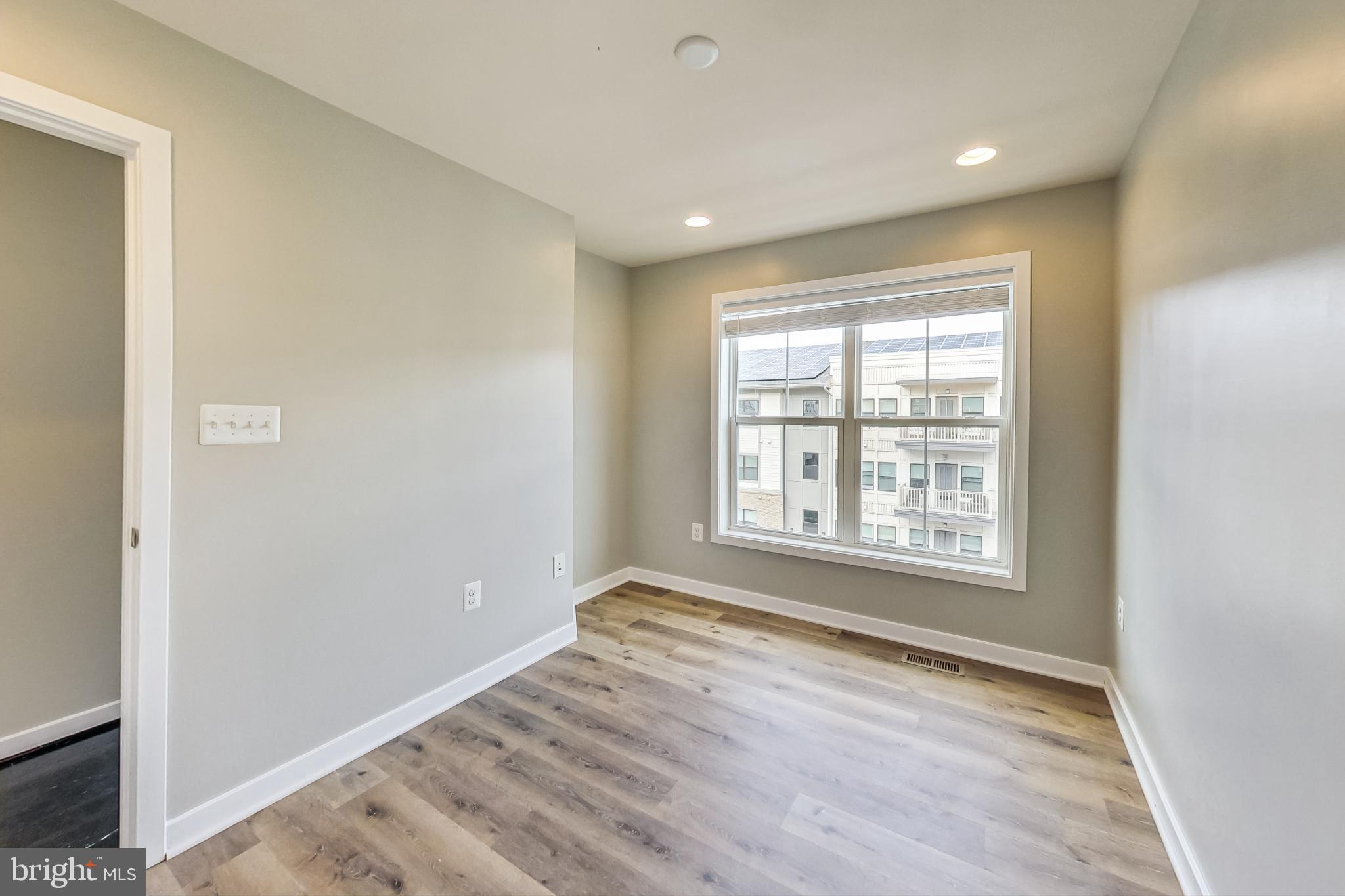 GLENMONT HILLS - Residential Lease