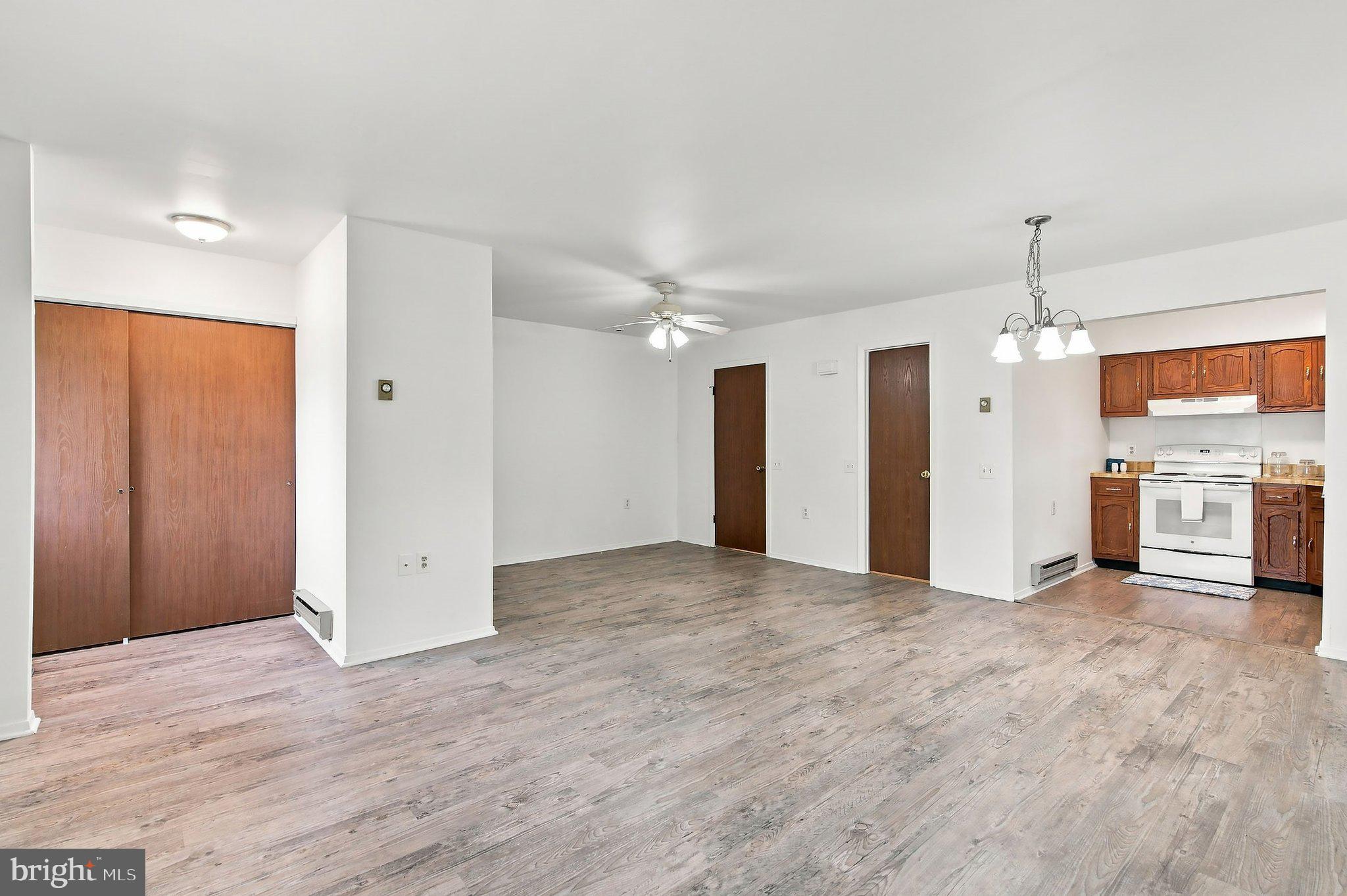 11 SPRING ST SEC 50 STREET C C