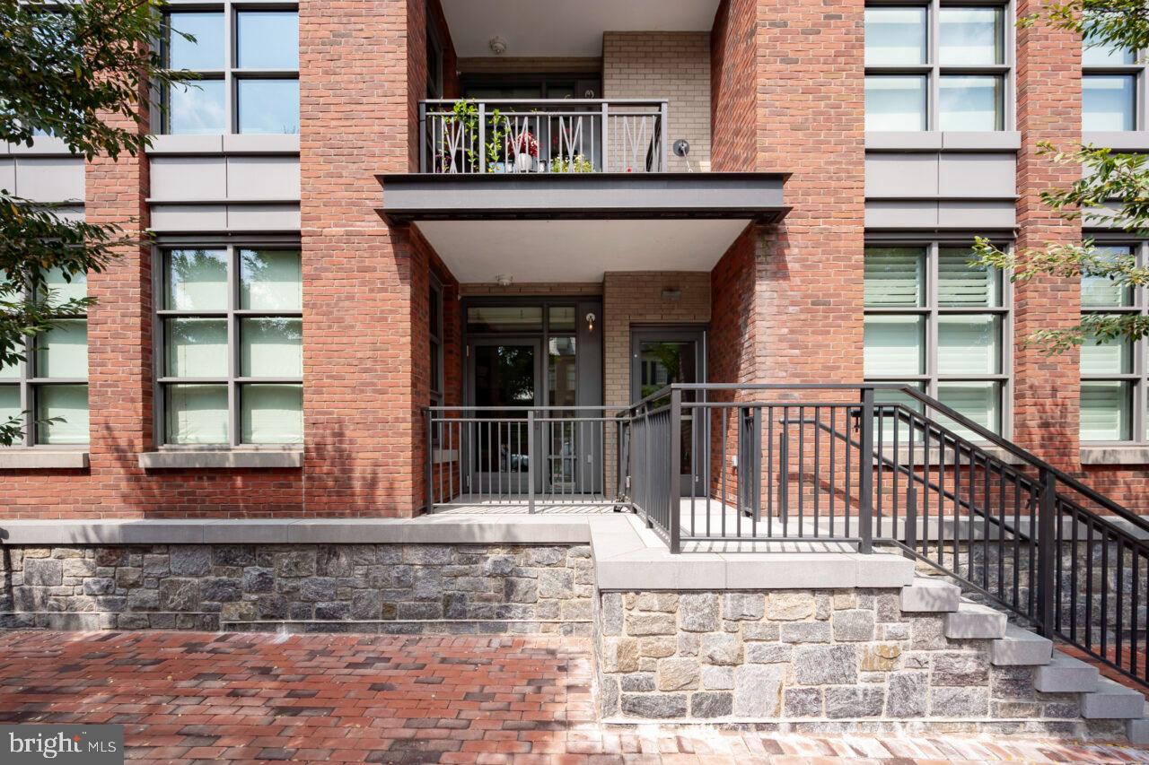 ROBINSON LANDING - Residential