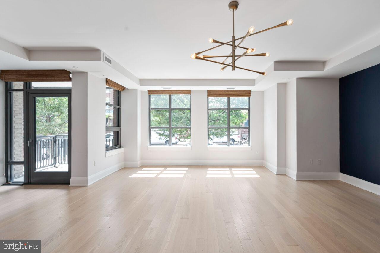 ROBINSON LANDING - Residential