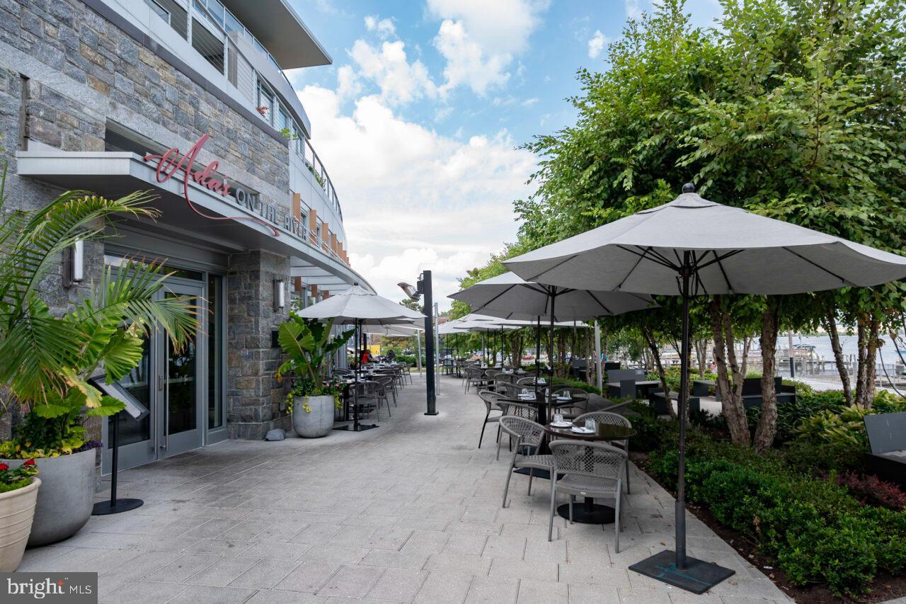 ROBINSON LANDING - Residential