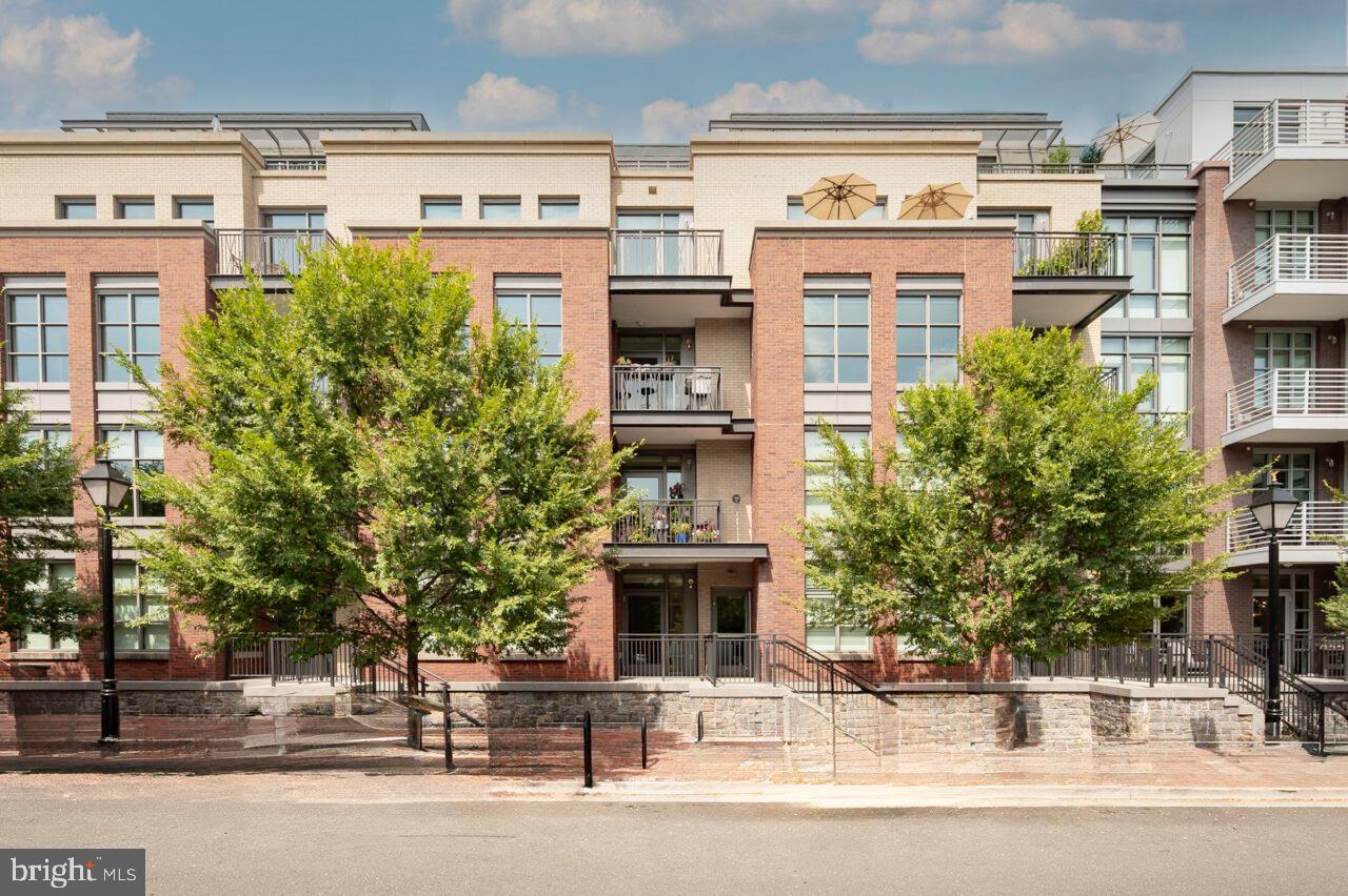 ROBINSON LANDING - Residential