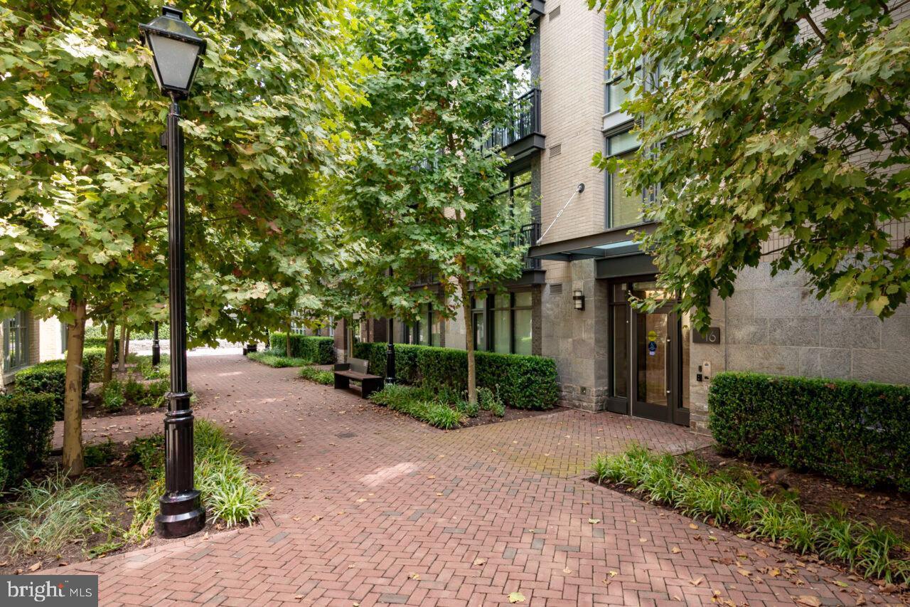 ROBINSON LANDING - Residential