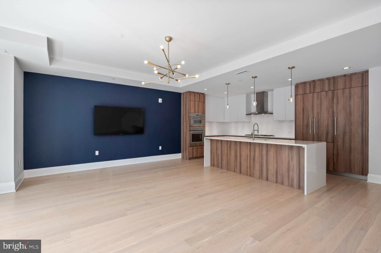 ROBINSON LANDING - Residential