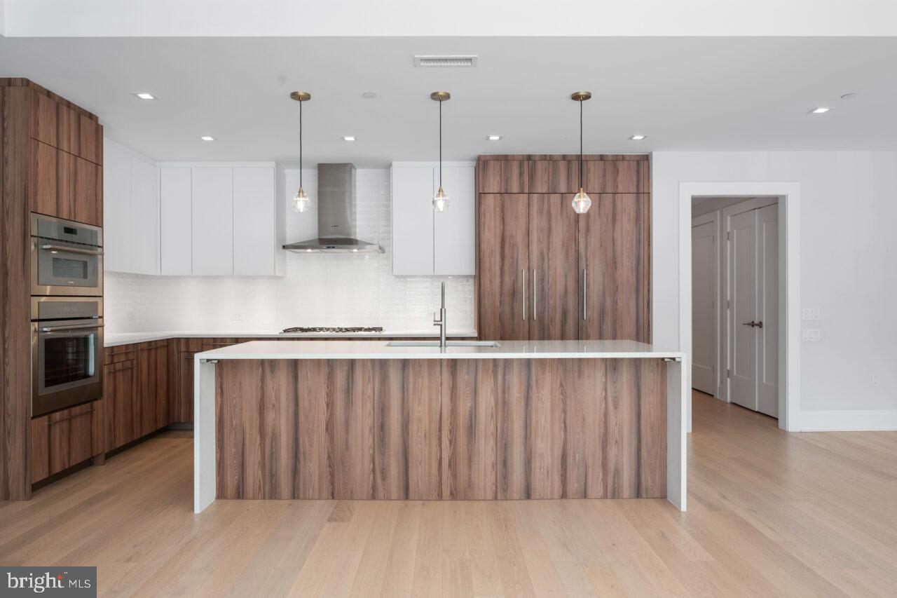 ROBINSON LANDING - Residential