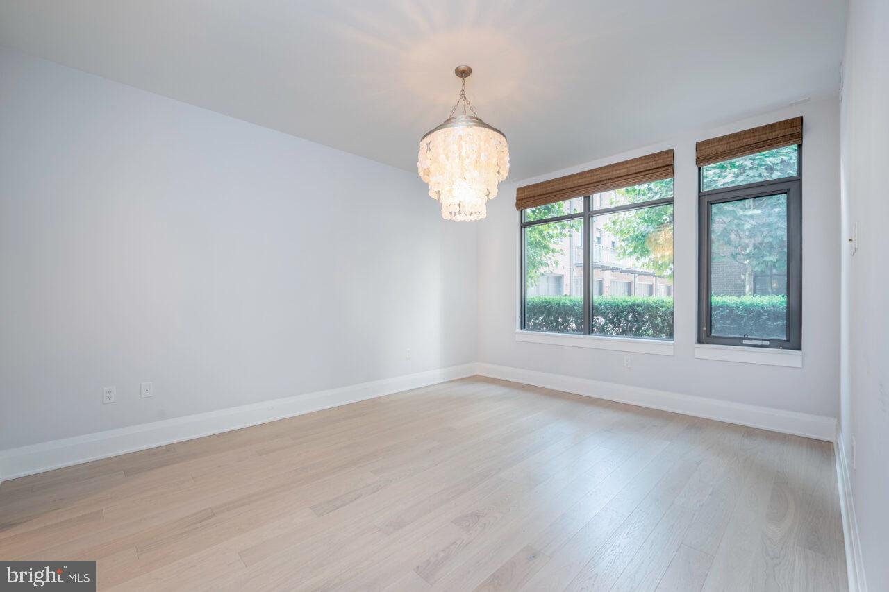 ROBINSON LANDING - Residential