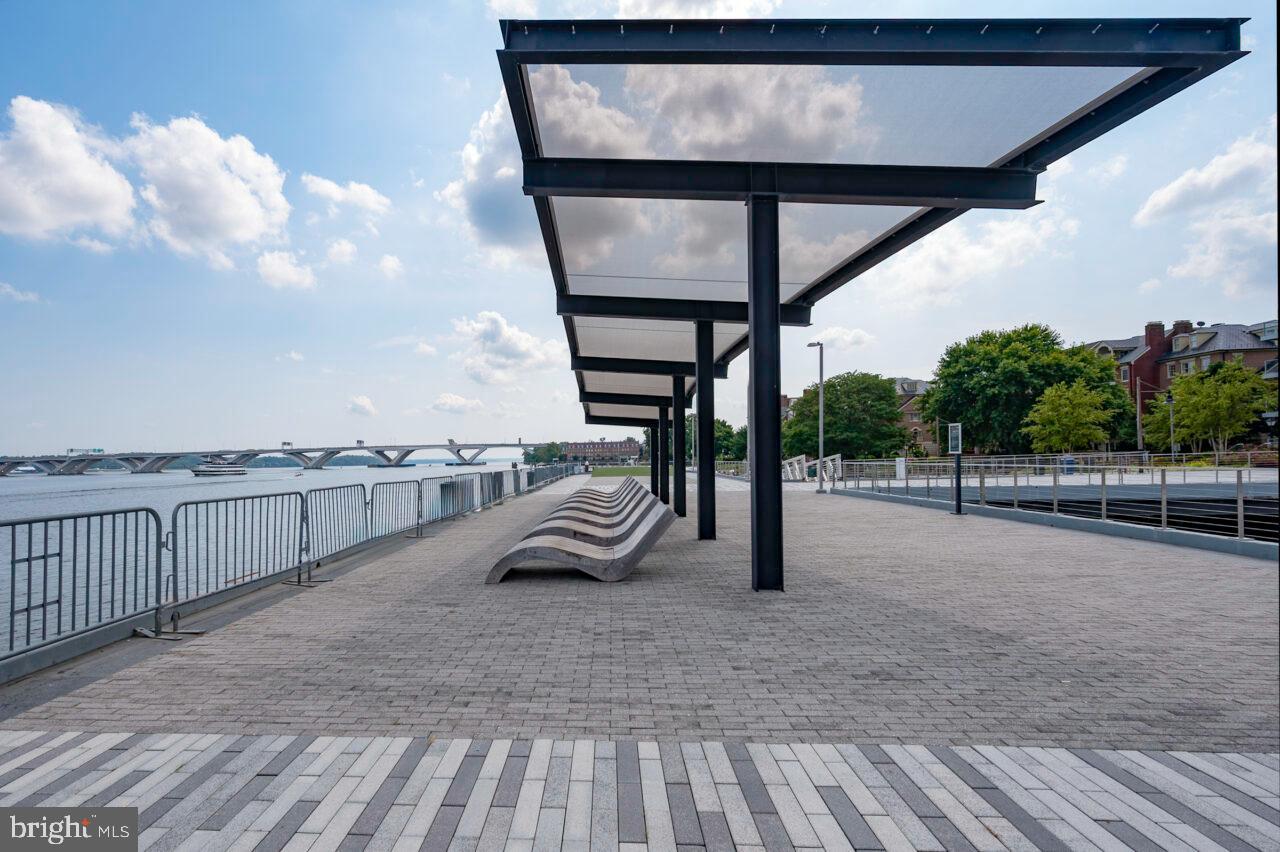 ROBINSON LANDING - Residential