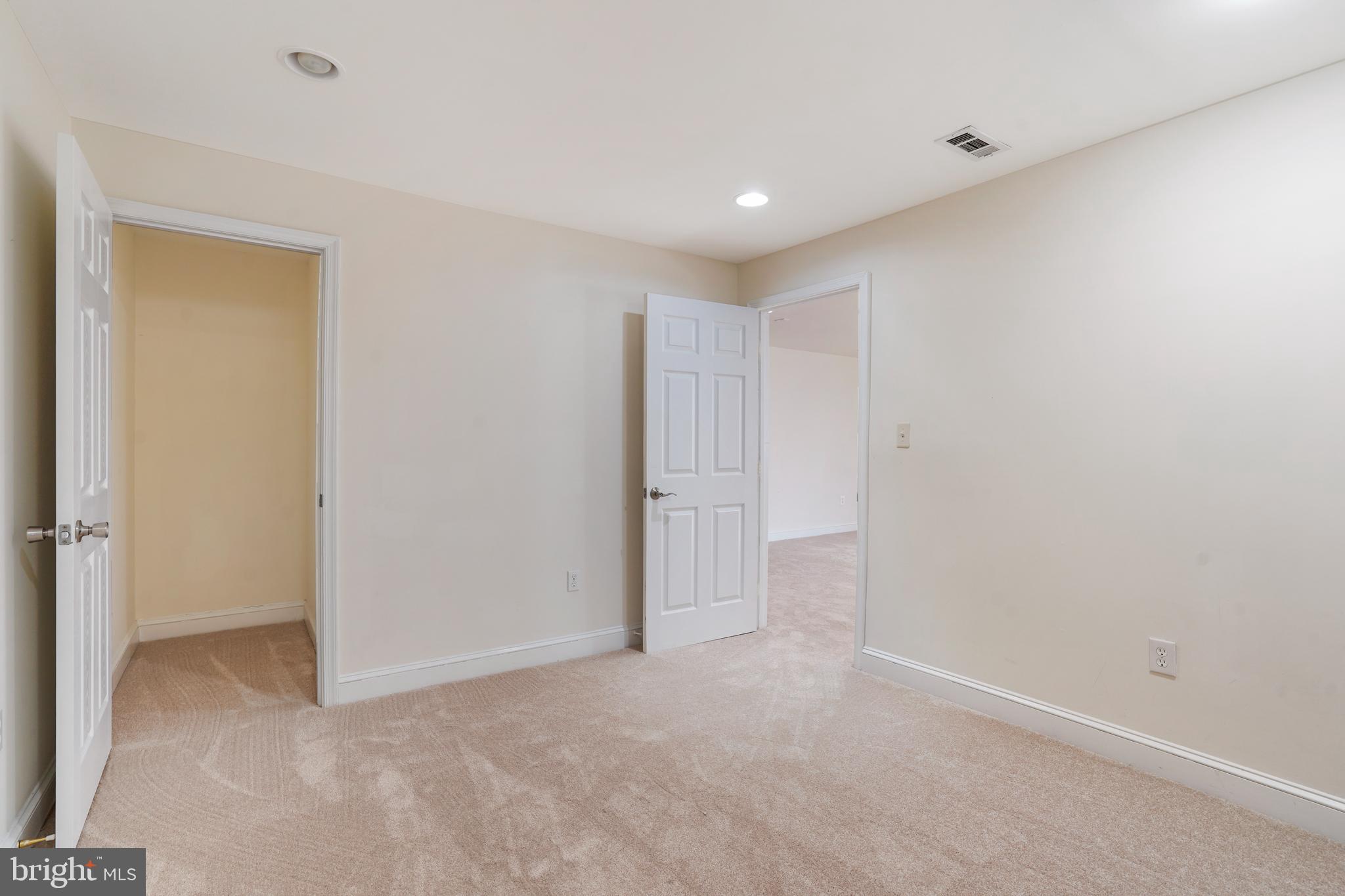 PORT POTOMAC - Residential