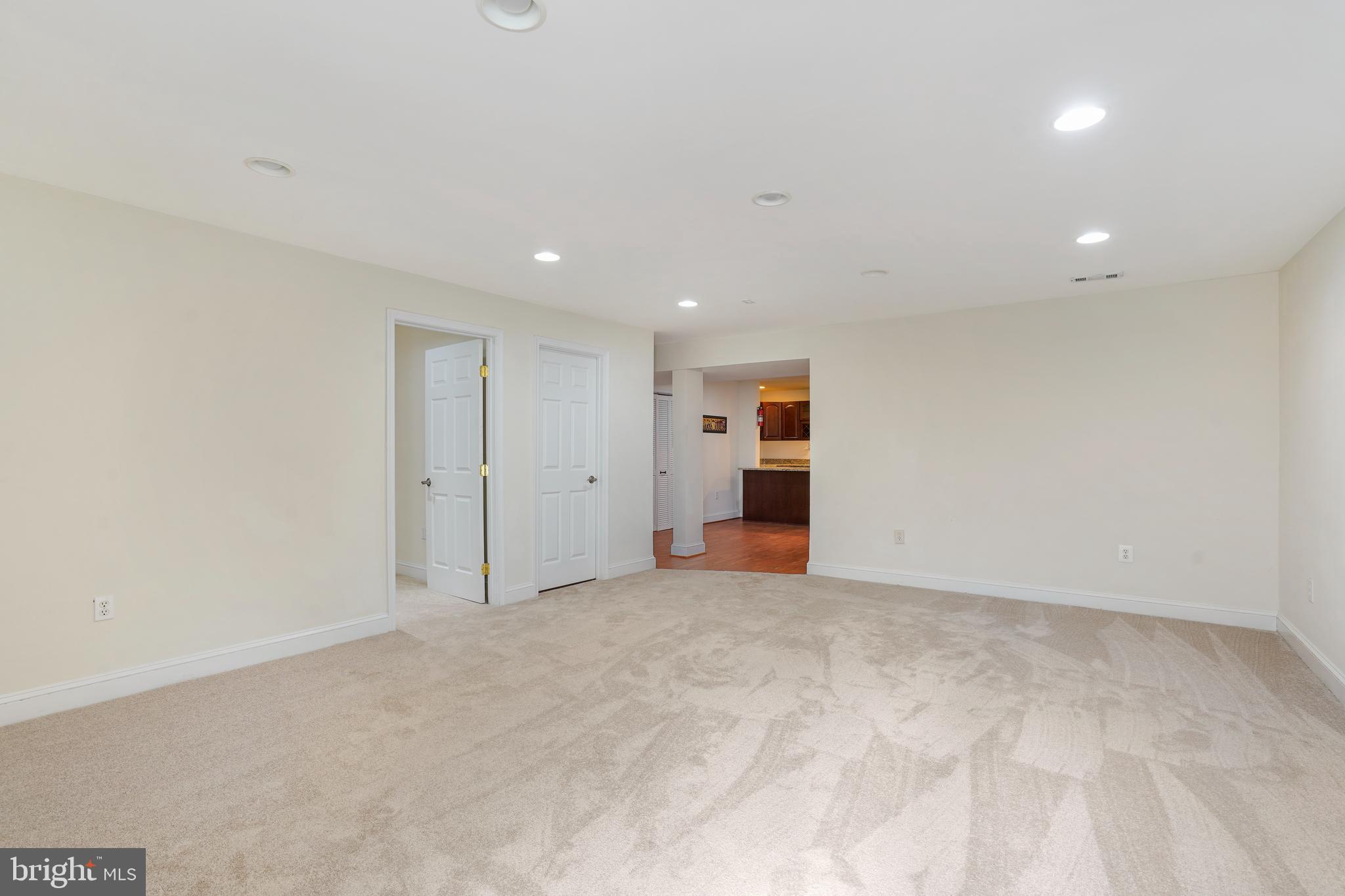 PORT POTOMAC - Residential