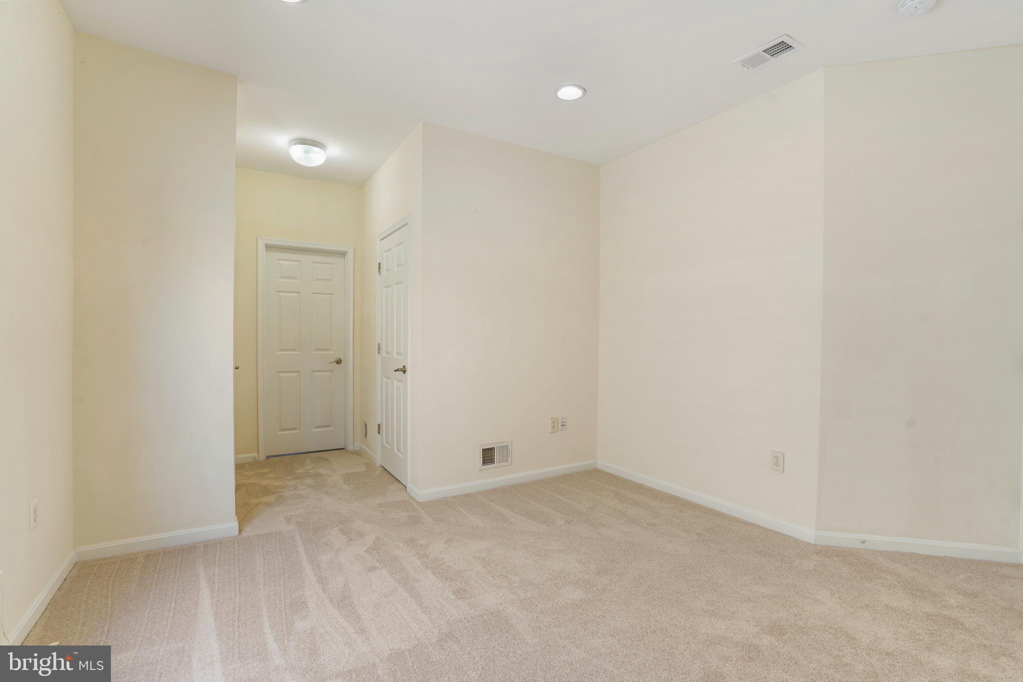 PORT POTOMAC - Residential