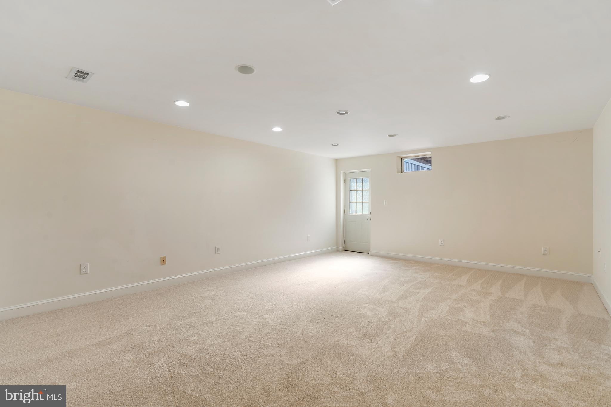 PORT POTOMAC - Residential