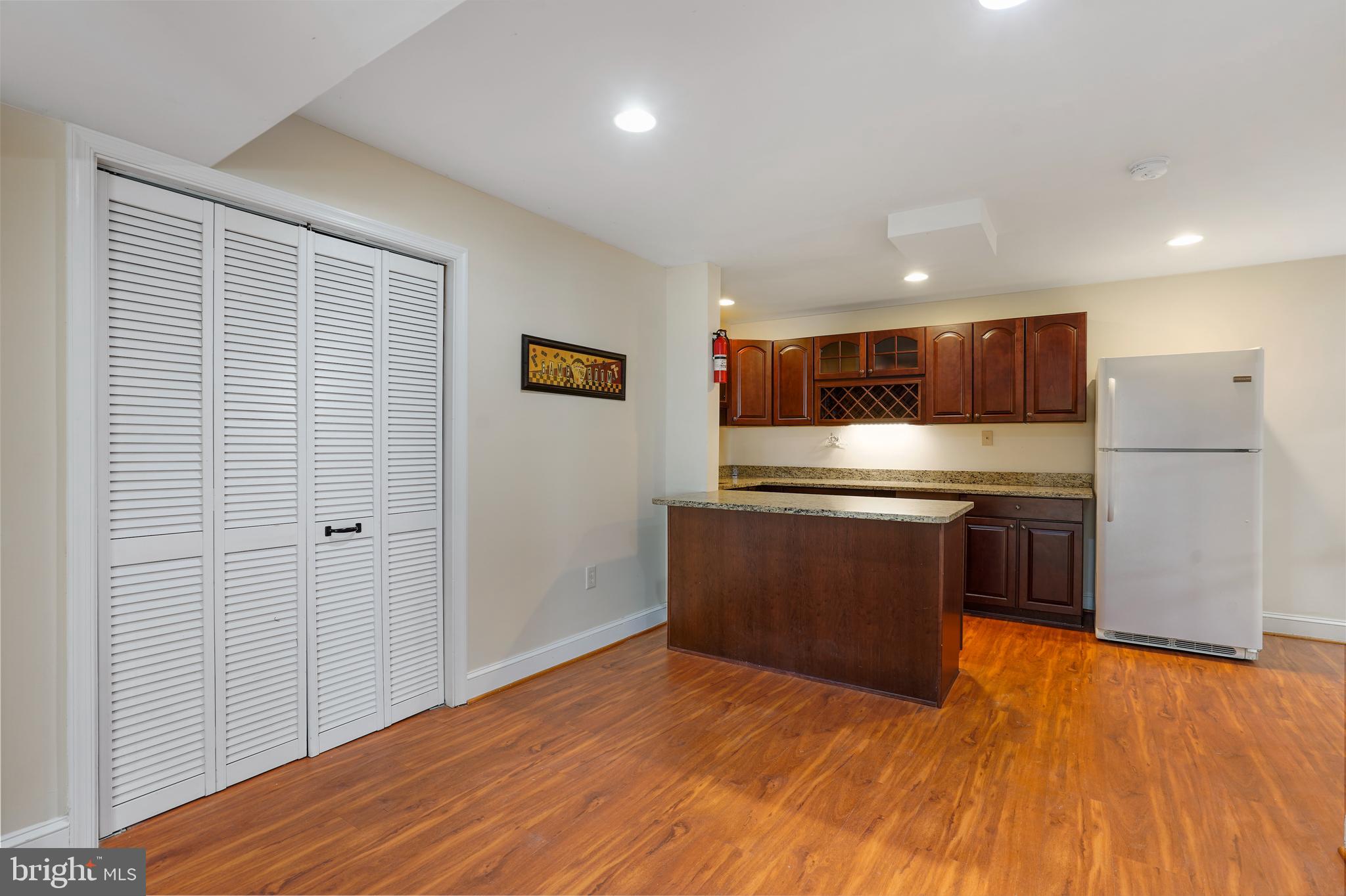 PORT POTOMAC - Residential