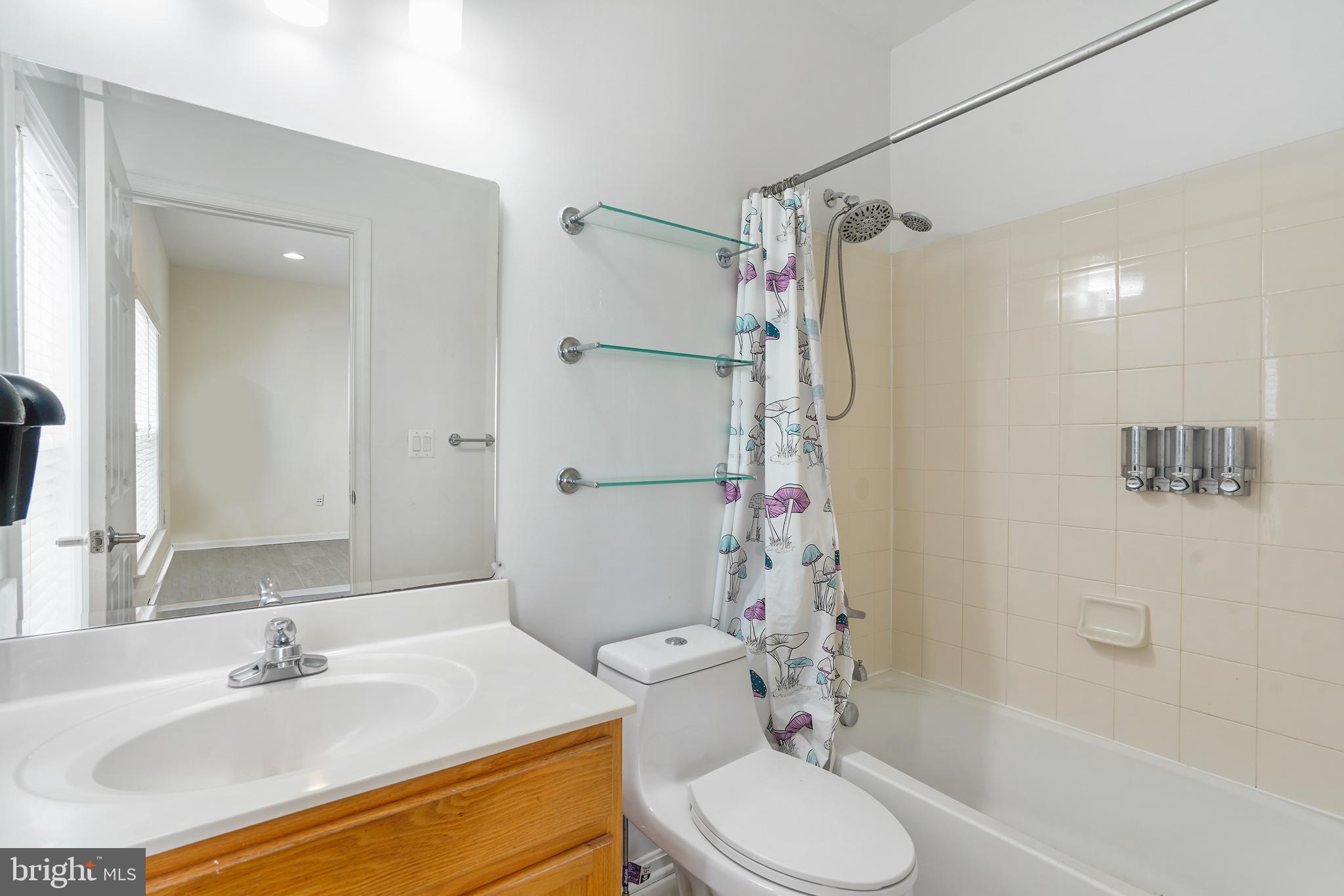 PORT POTOMAC - Residential