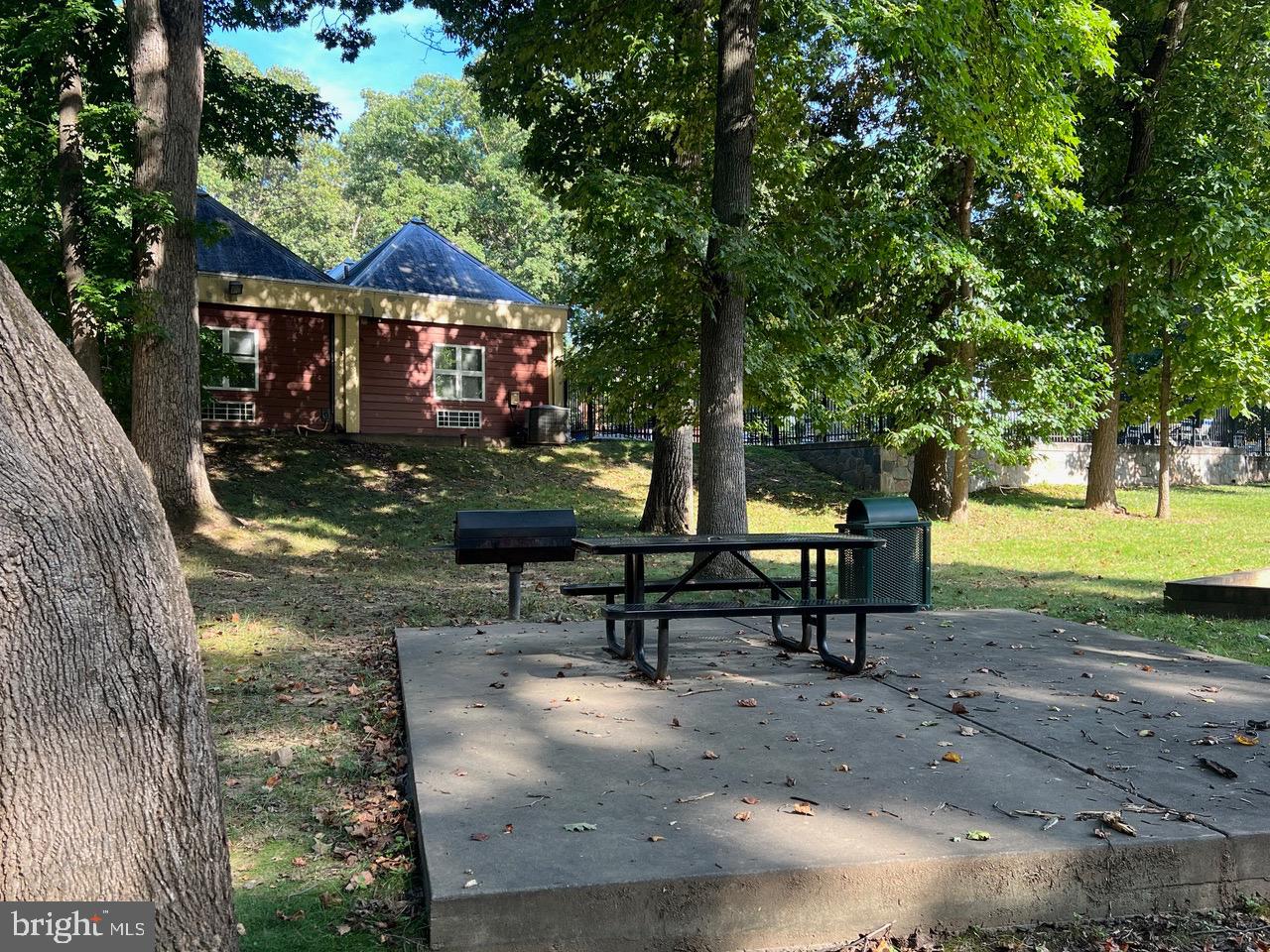 WOODBURN VILLAGE - Residential Lease