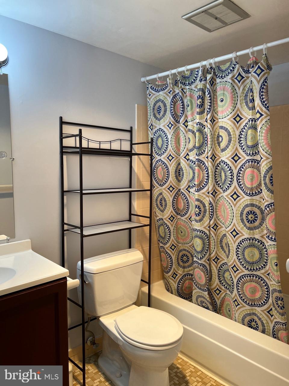 WOODBURN VILLAGE - Residential Lease