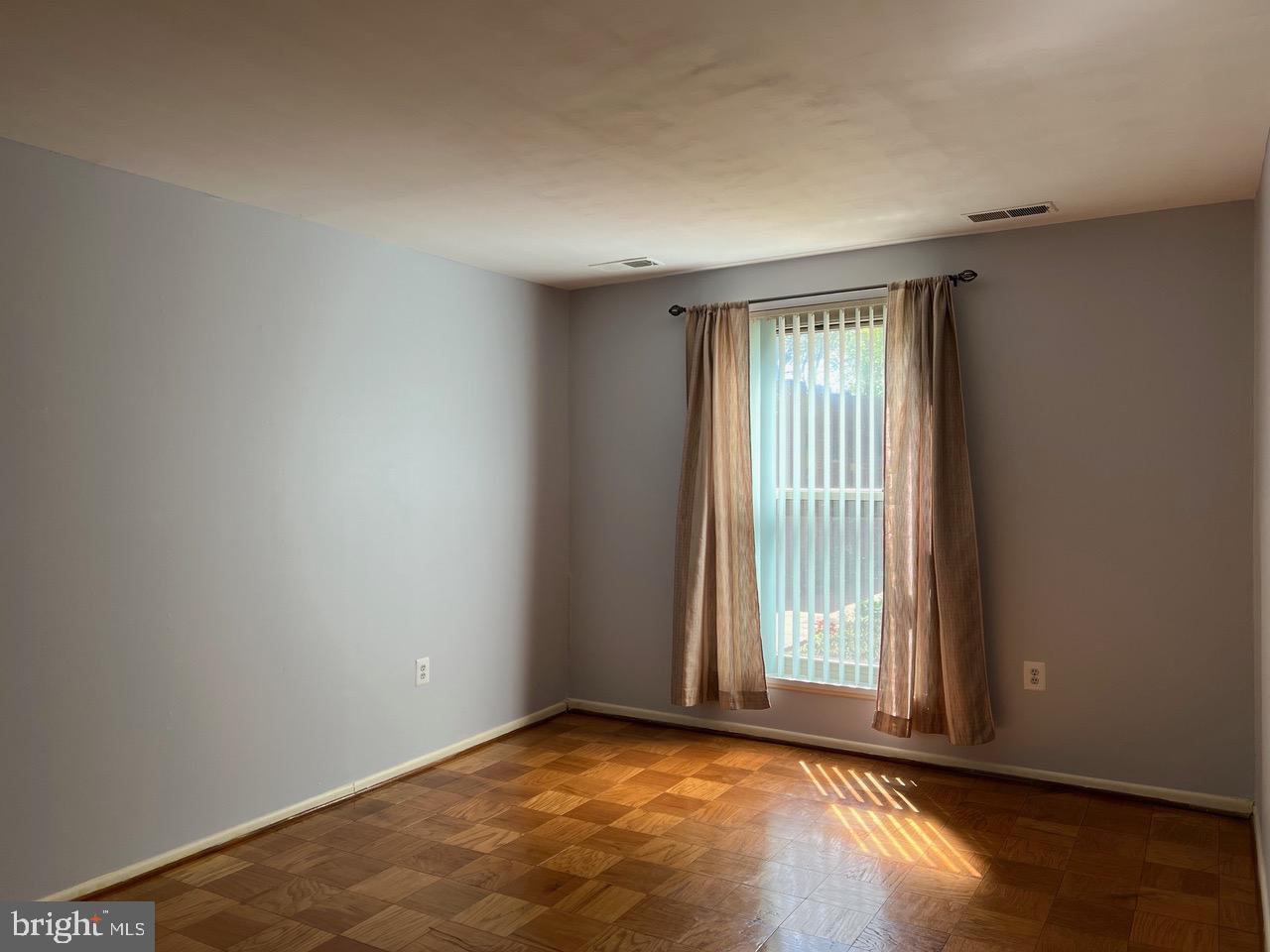 WOODBURN VILLAGE - Residential Lease