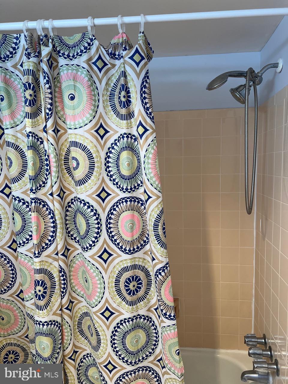 WOODBURN VILLAGE - Residential Lease