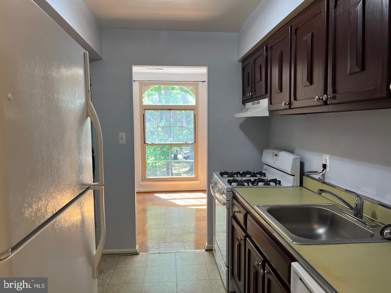 WOODBURN VILLAGE - Residential Lease