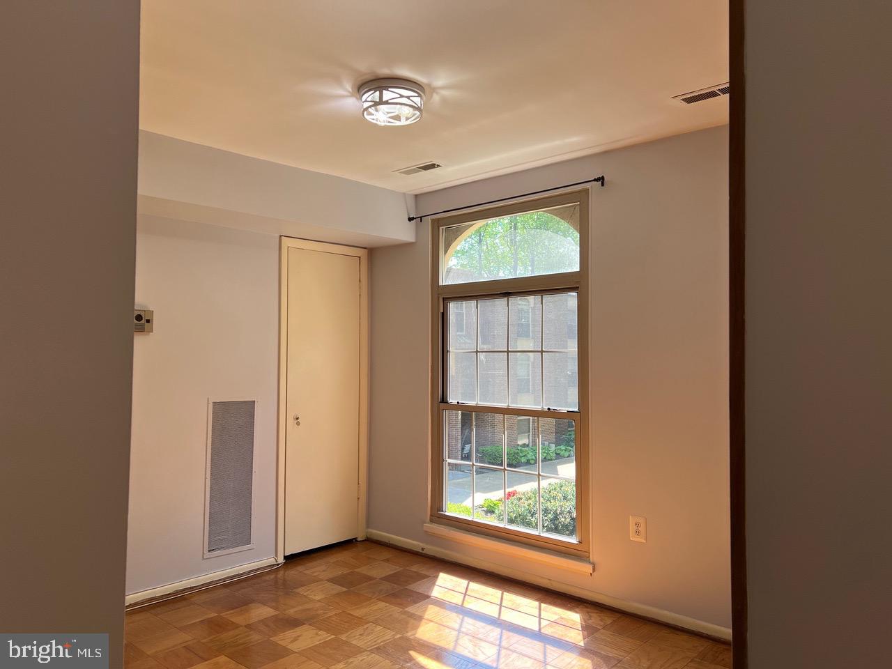 WOODBURN VILLAGE - Residential Lease