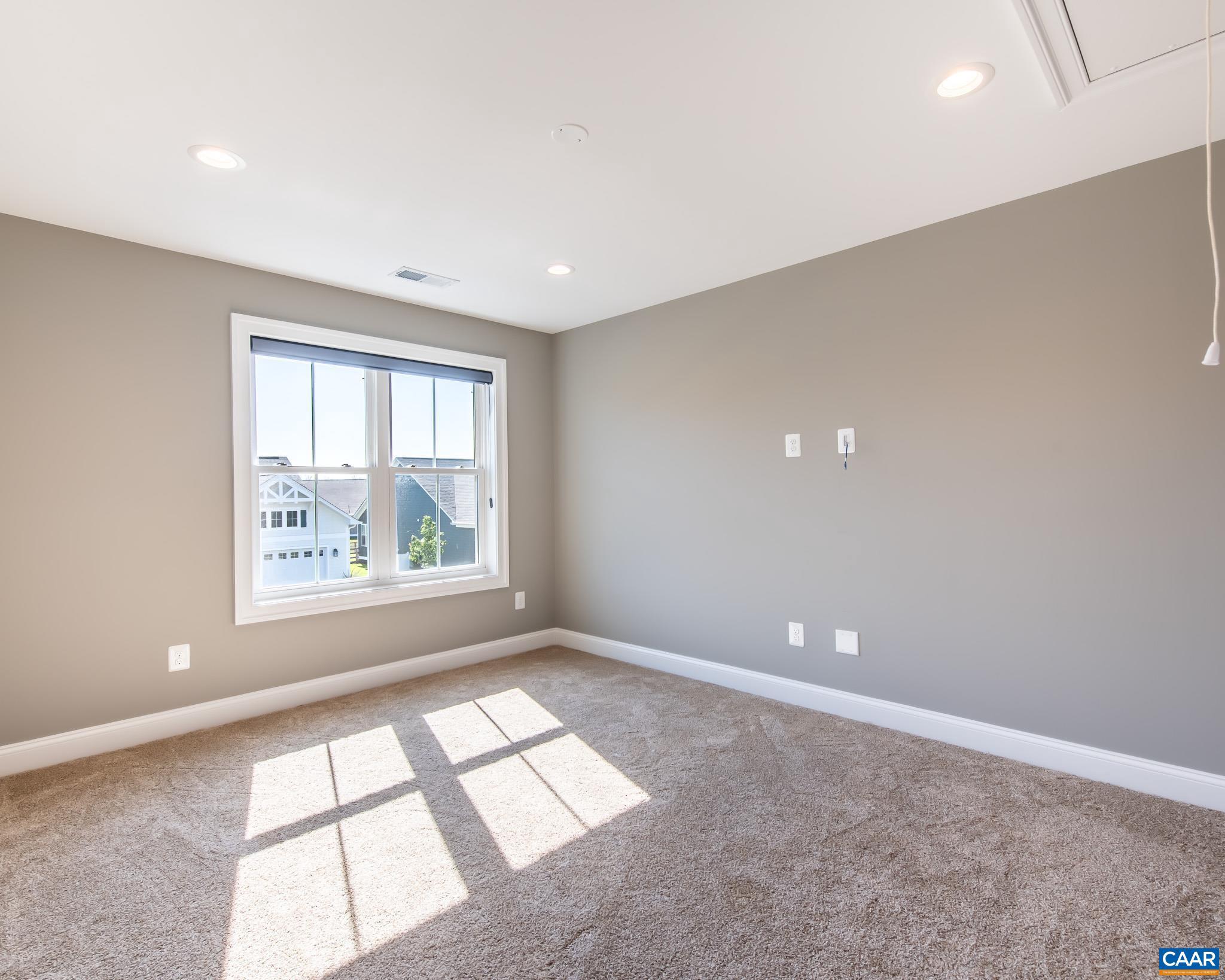 SPRING CREEK - Residential