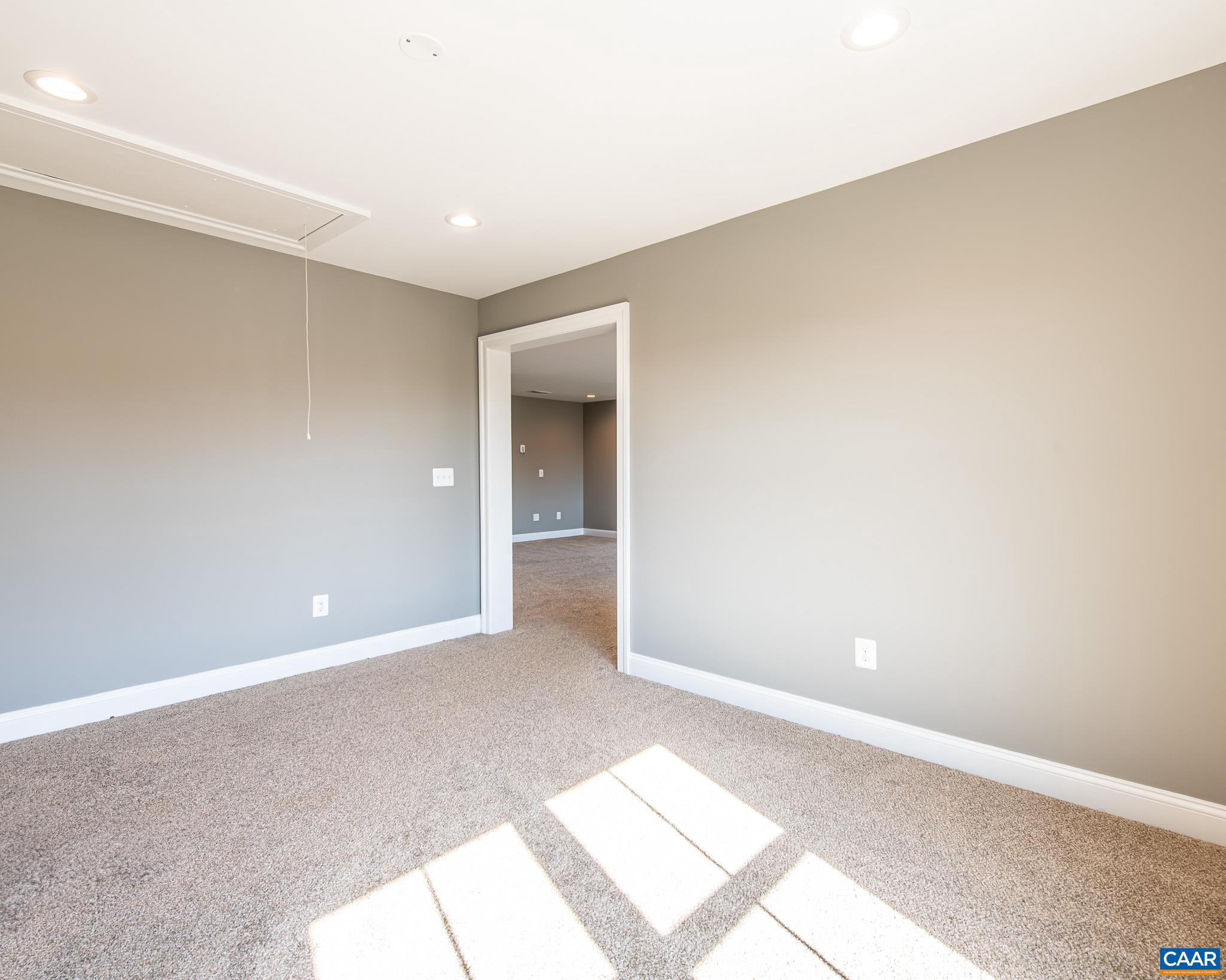 SPRING CREEK - Residential