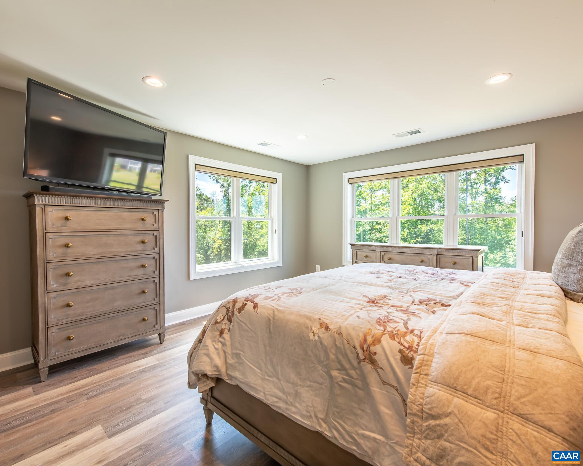 SPRING CREEK - Residential