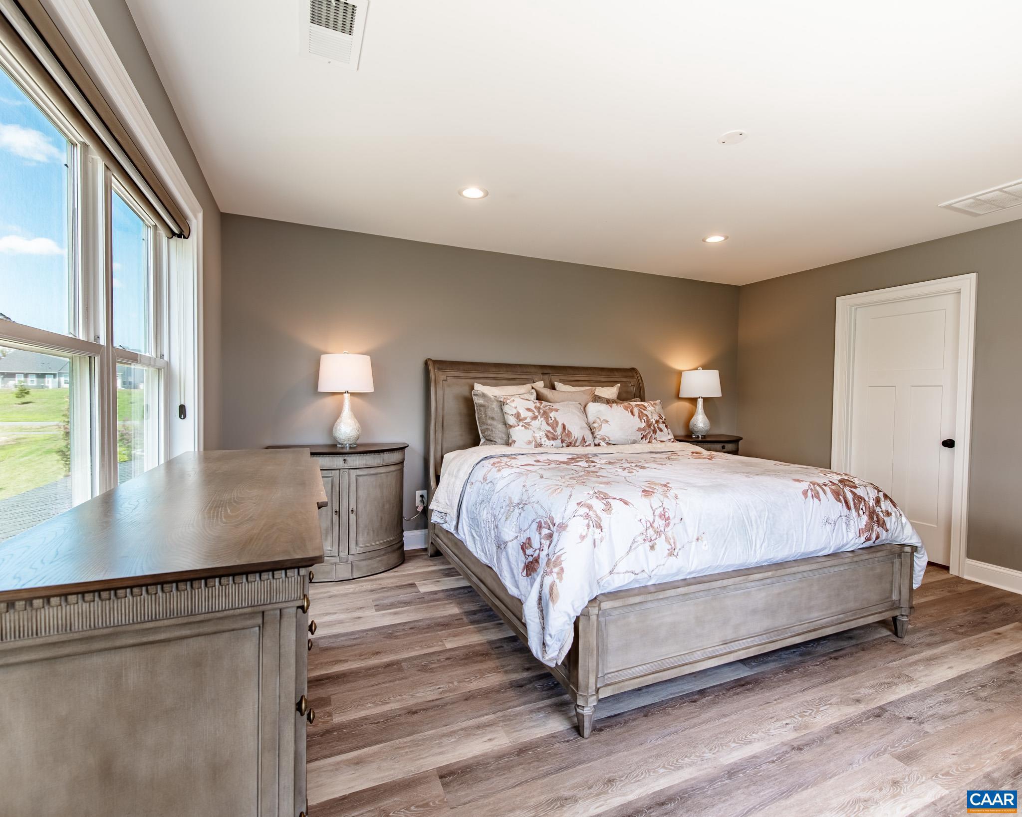 SPRING CREEK - Residential