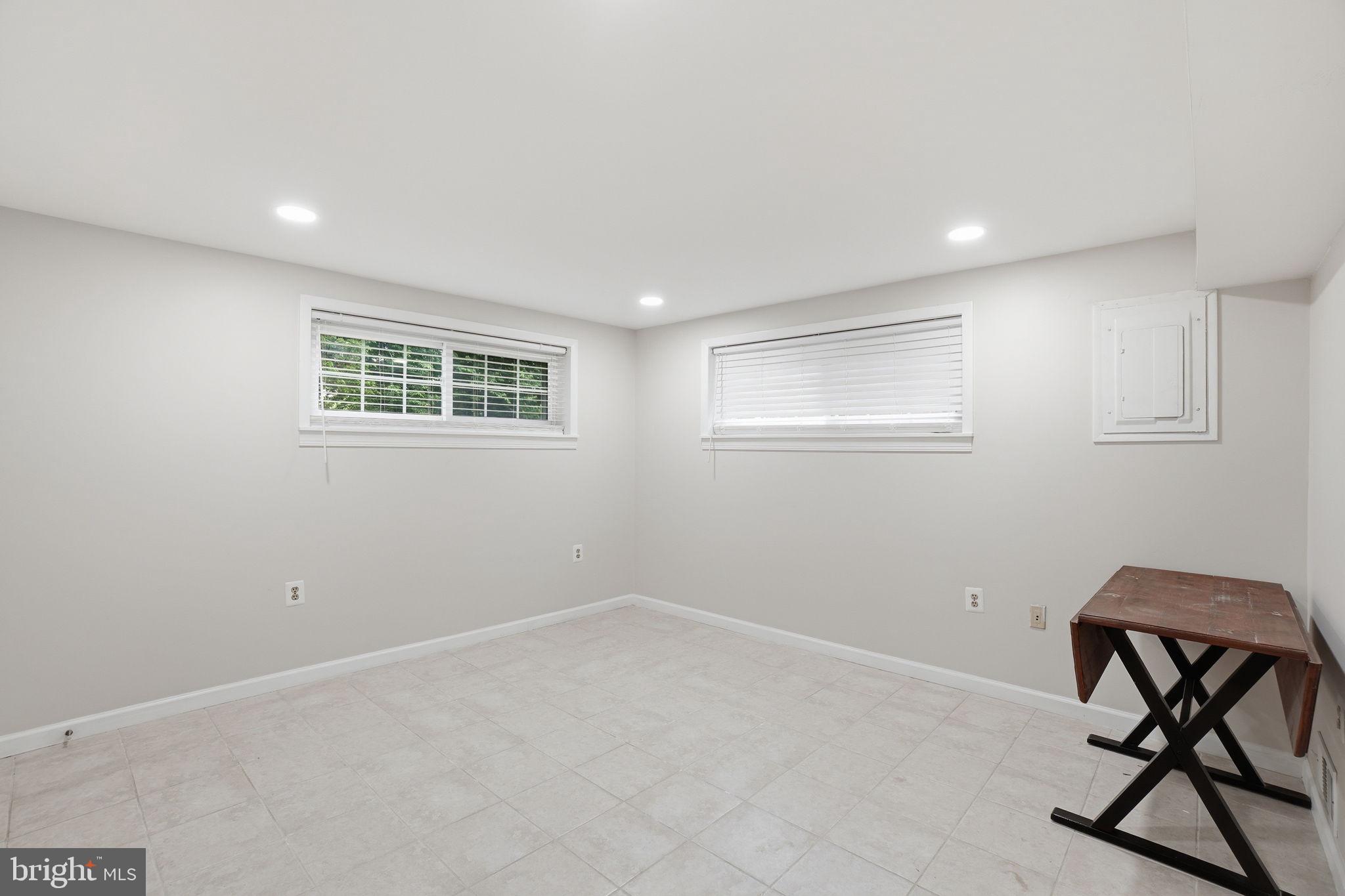 NORTH SPRINGFIELD - Residential