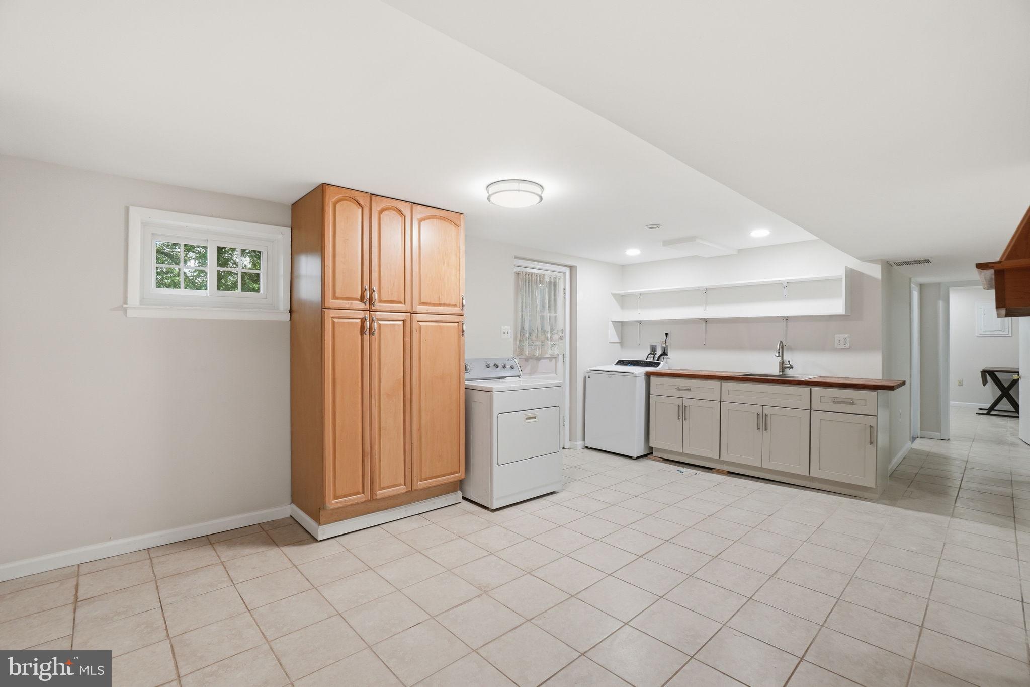 NORTH SPRINGFIELD - Residential