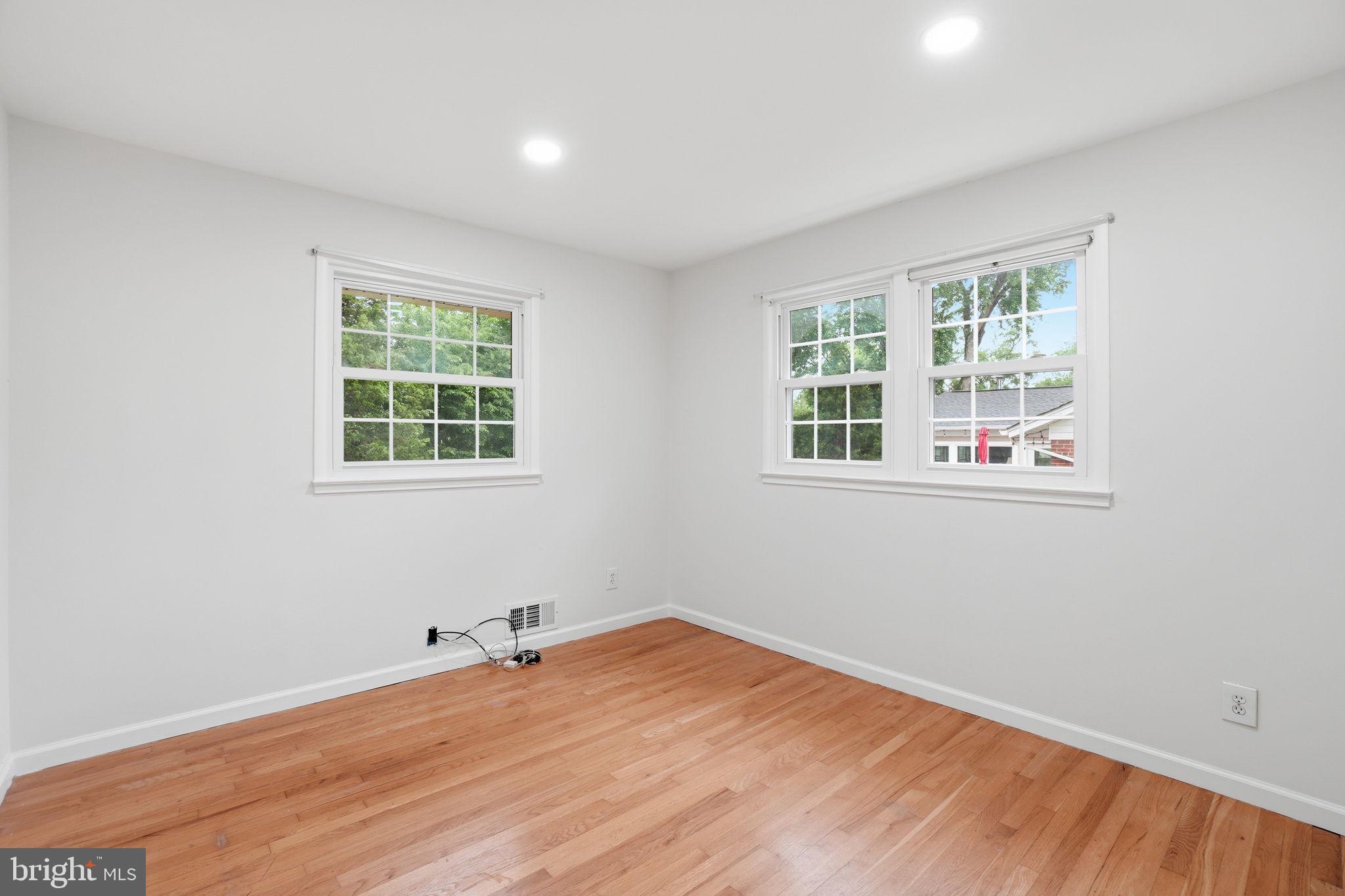 NORTH SPRINGFIELD - Residential