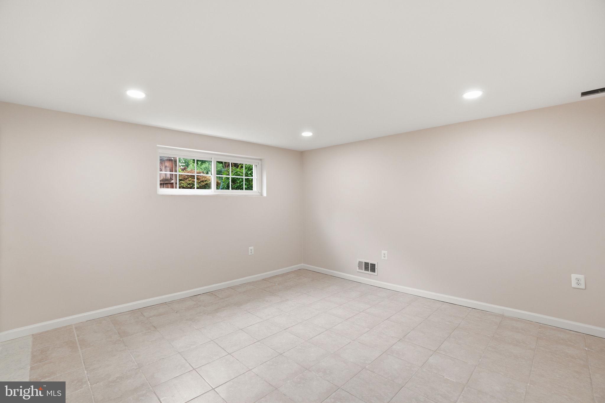 NORTH SPRINGFIELD - Residential