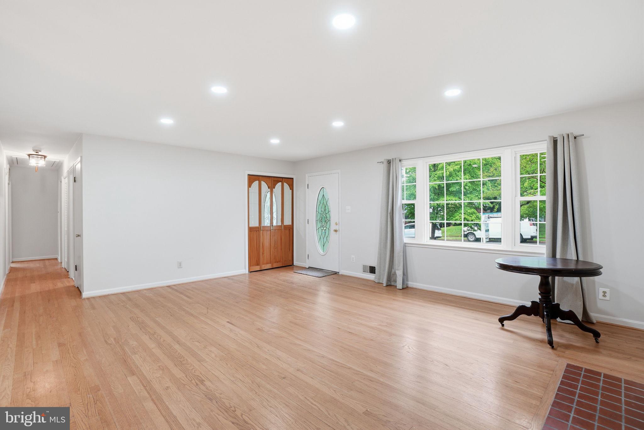 NORTH SPRINGFIELD - Residential