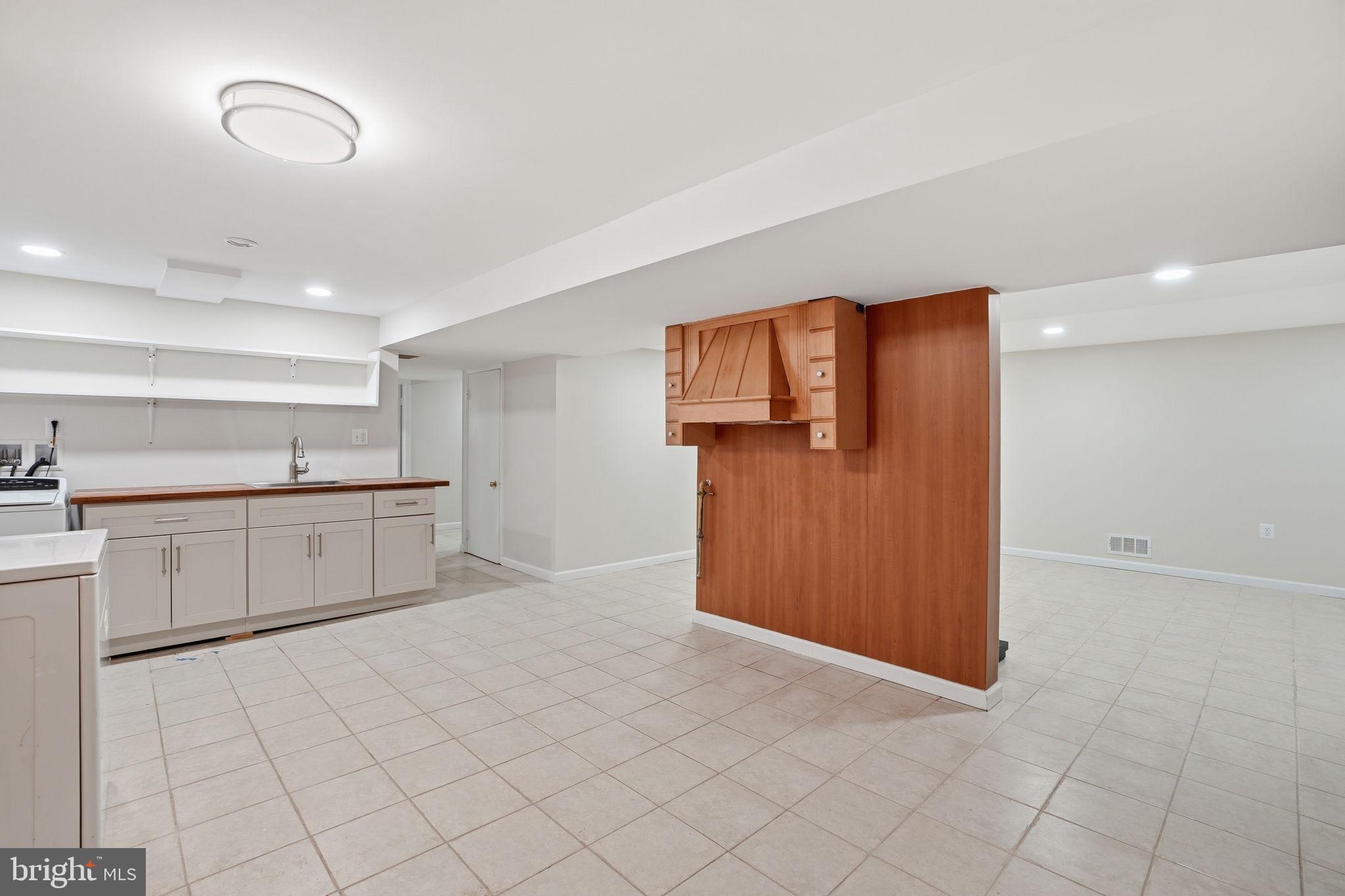 NORTH SPRINGFIELD - Residential