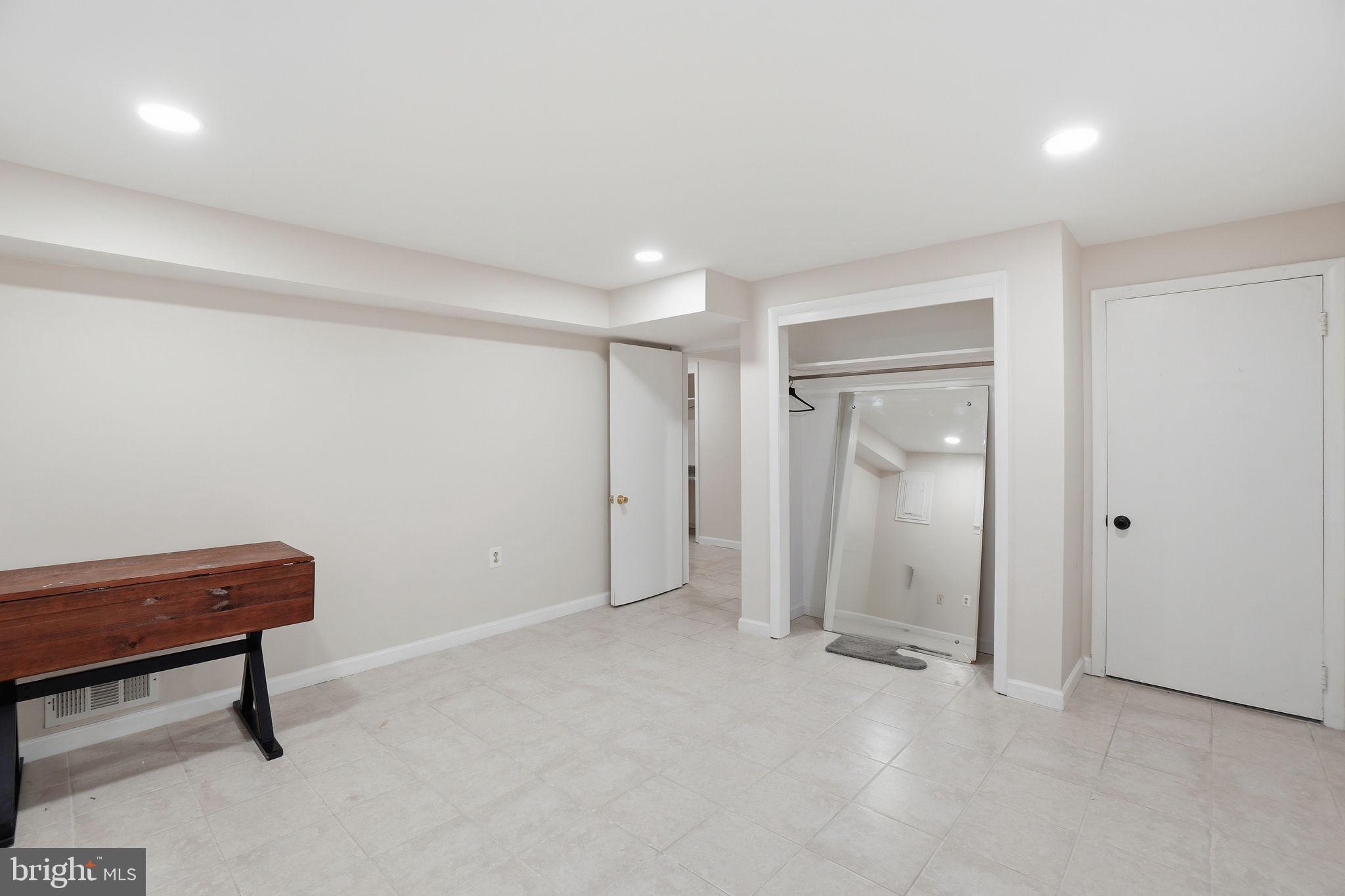 NORTH SPRINGFIELD - Residential