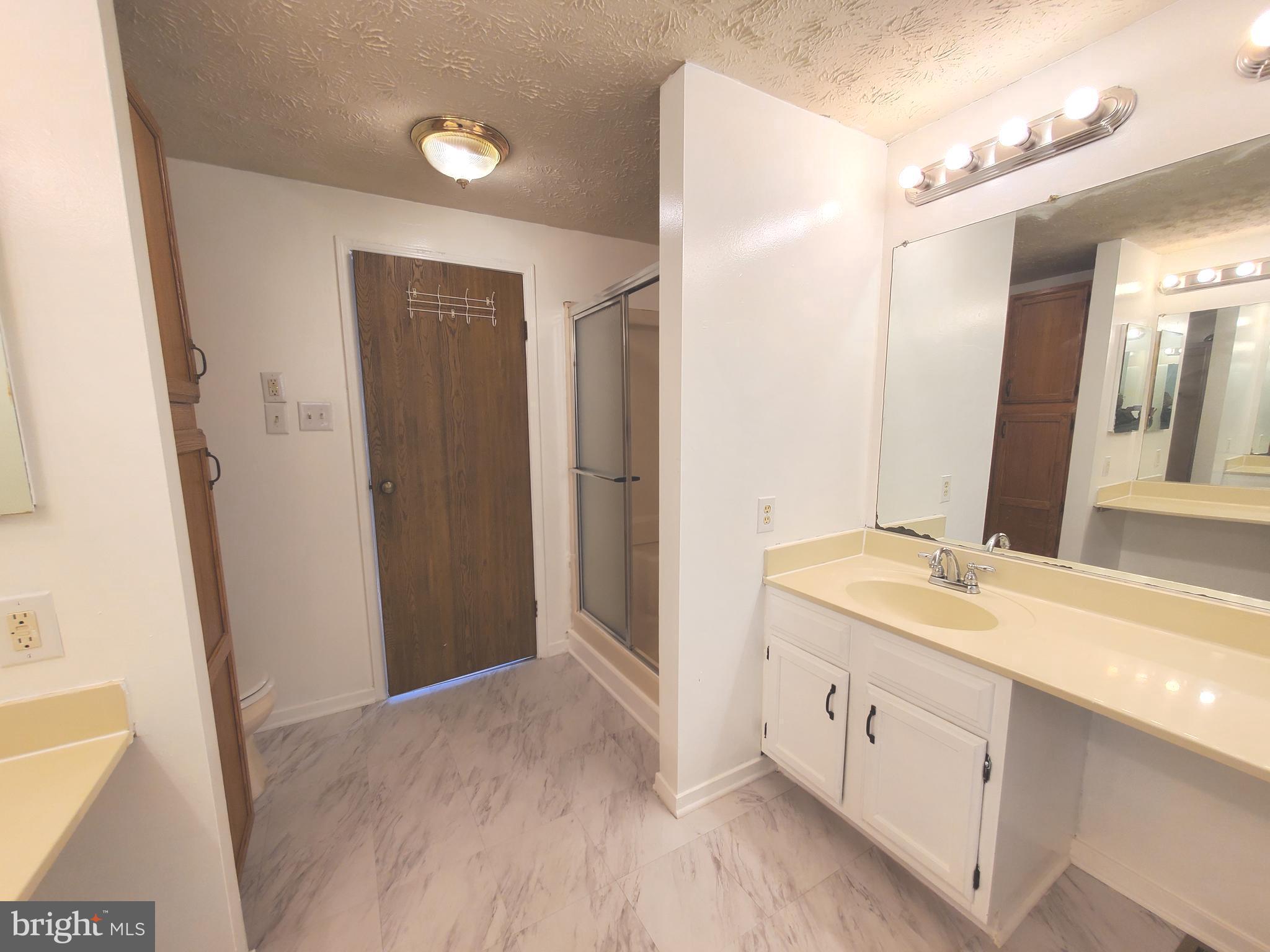 LINCOLN - Residential Lease