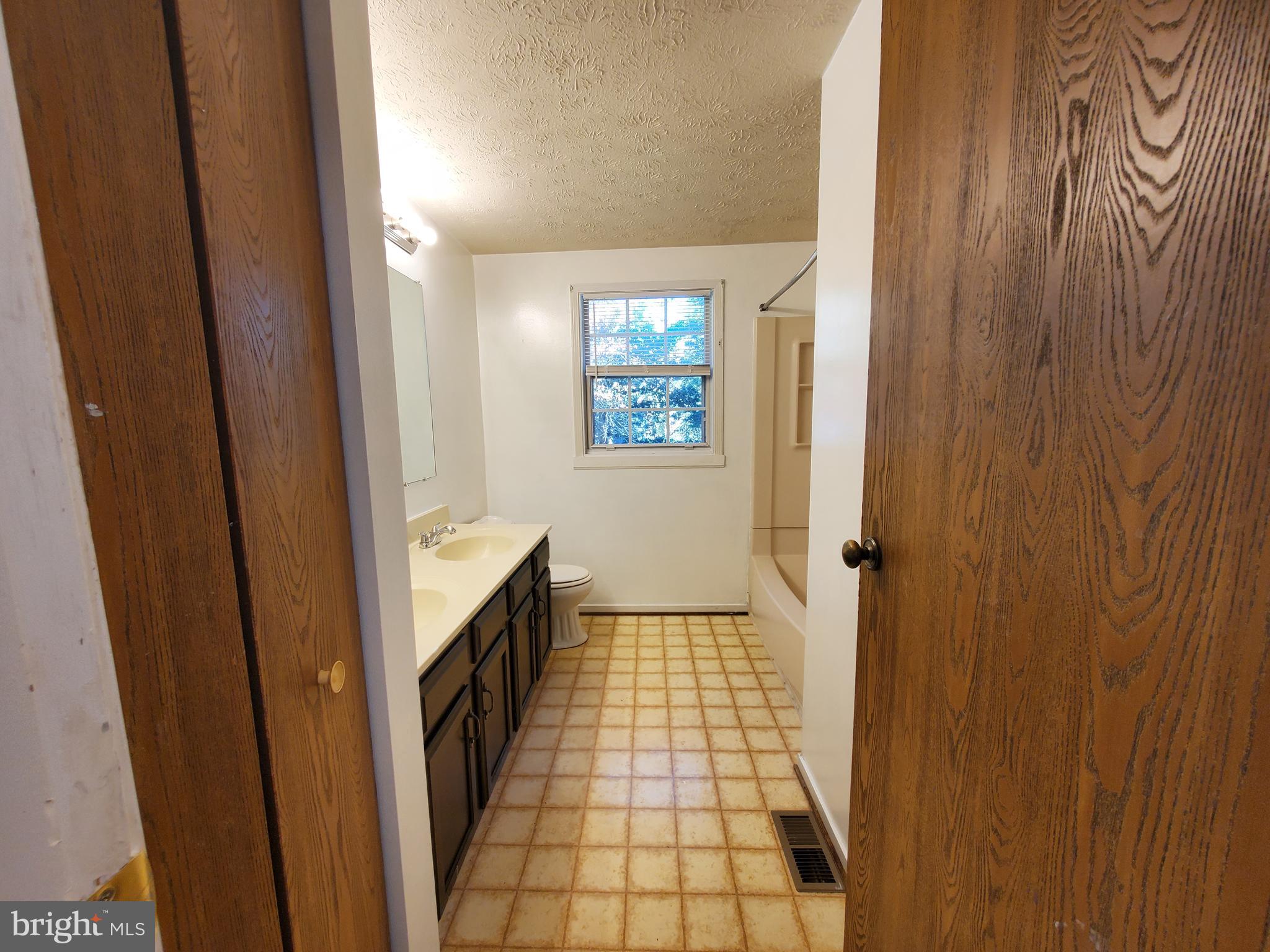 LINCOLN - Residential Lease