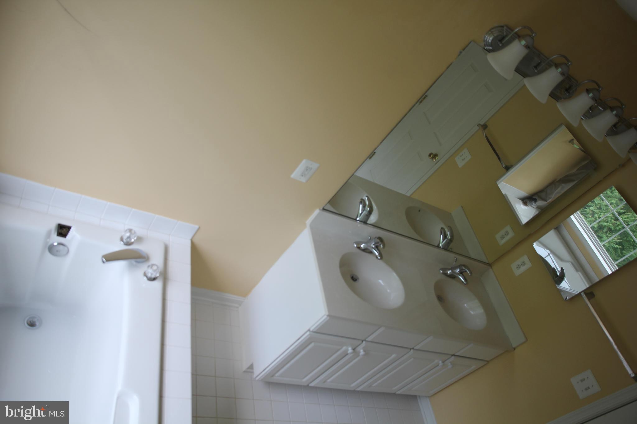 FAIRCHESTER - Residential Lease