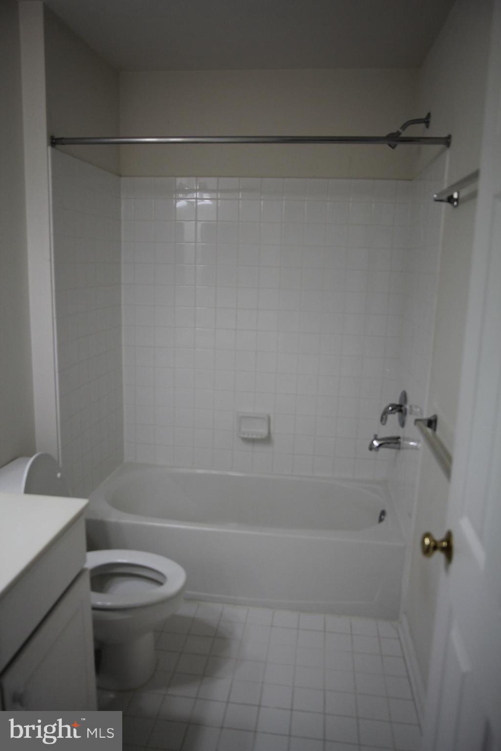 FAIRCHESTER - Residential Lease