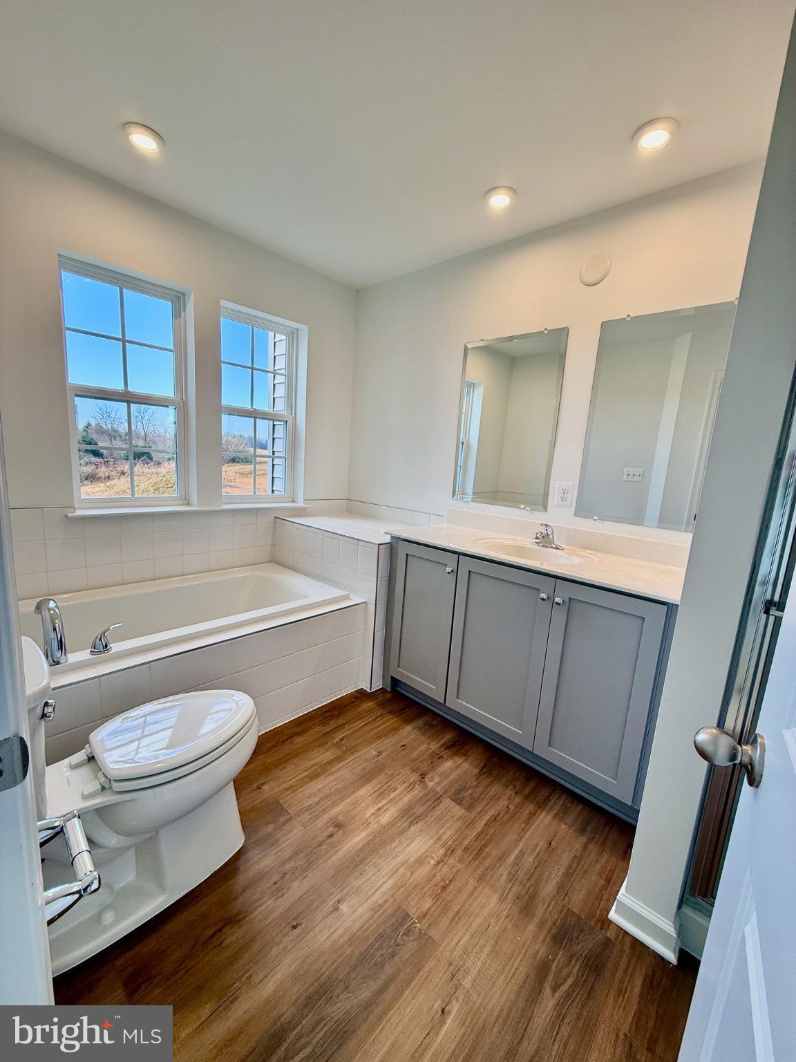 HUNTFIELD - Residential Lease