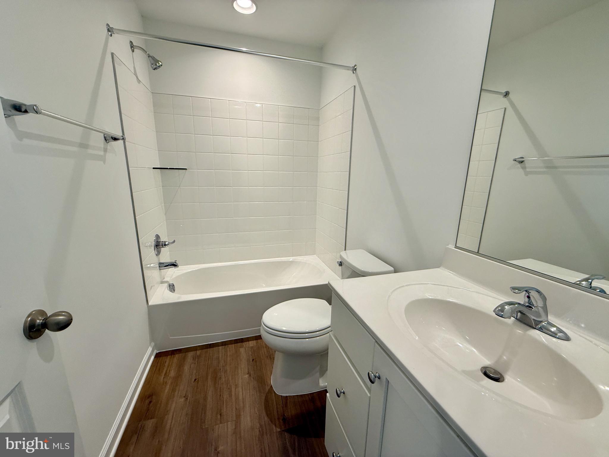 HUNTFIELD - Residential Lease