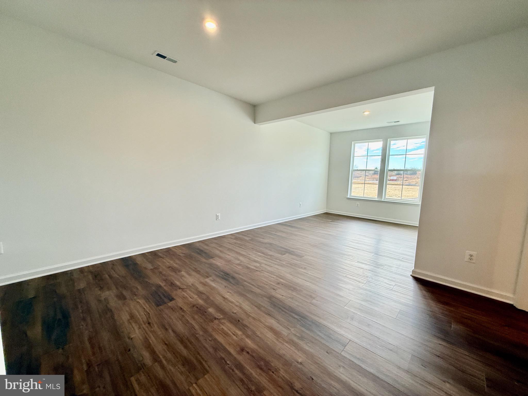 HUNTFIELD - Residential Lease