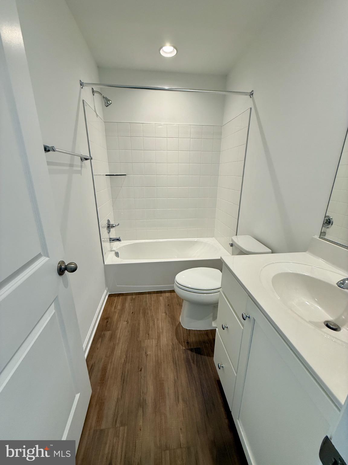 HUNTFIELD - Residential Lease