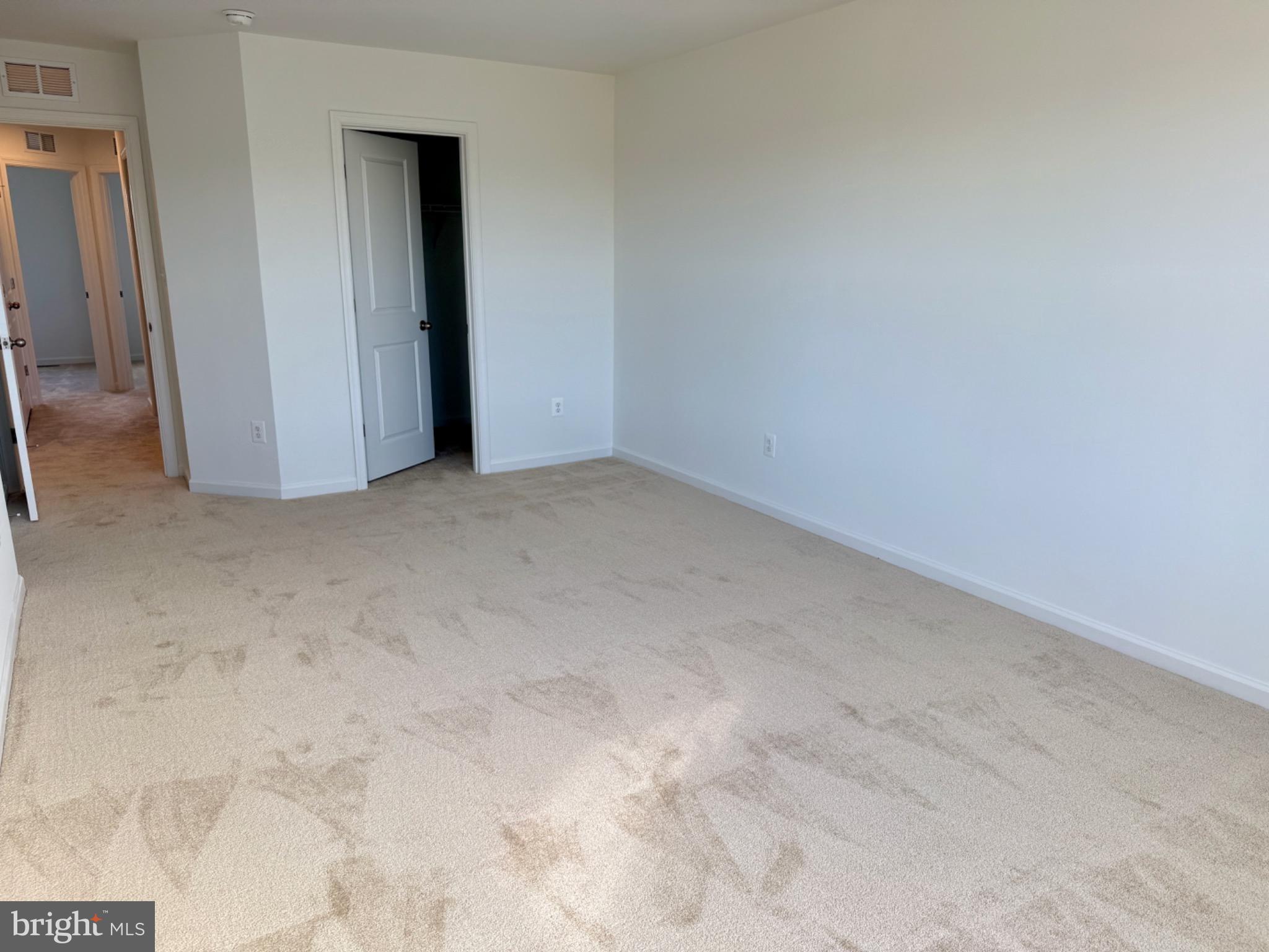 HUNTFIELD - Residential Lease