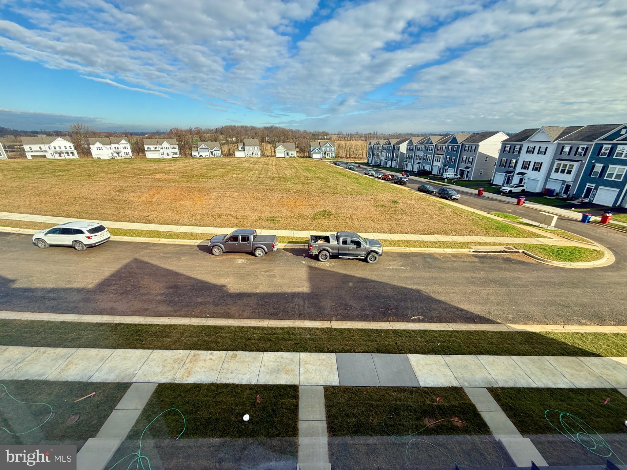 HUNTFIELD - Residential Lease