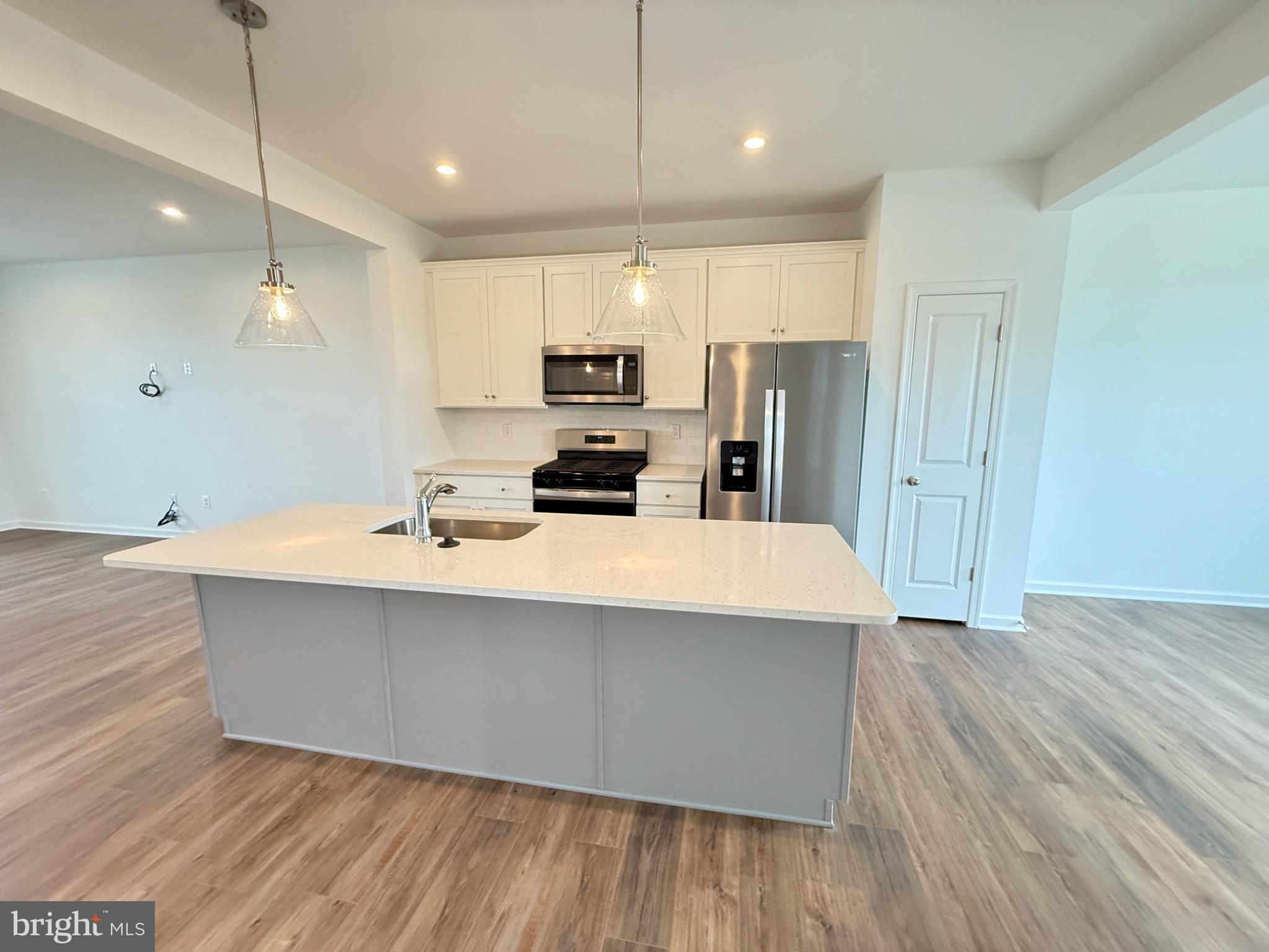 HUNTFIELD - Residential Lease