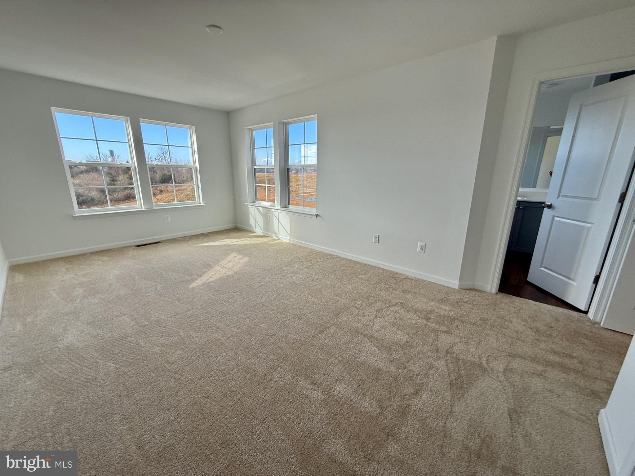 HUNTFIELD - Residential Lease