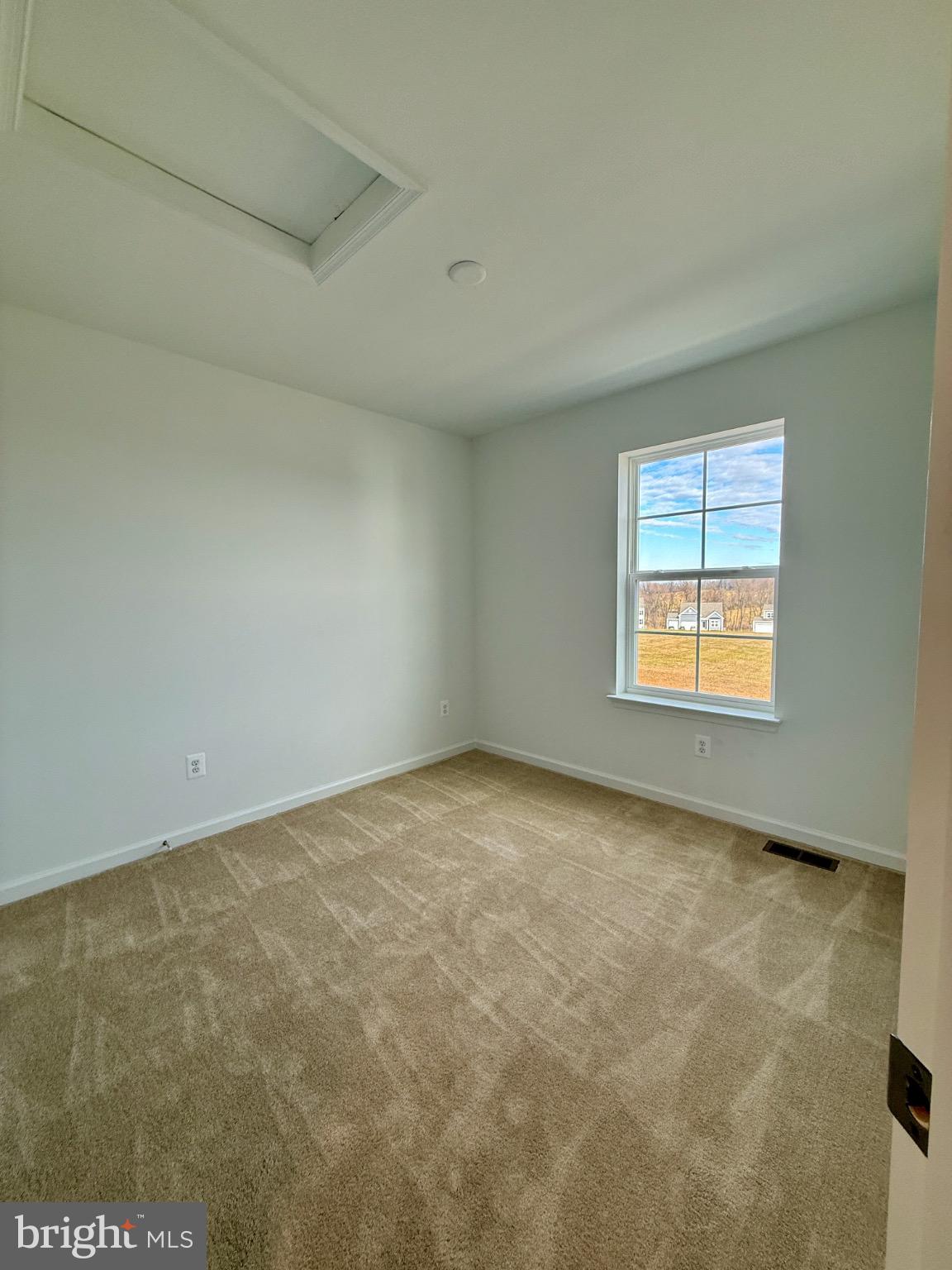 HUNTFIELD - Residential Lease